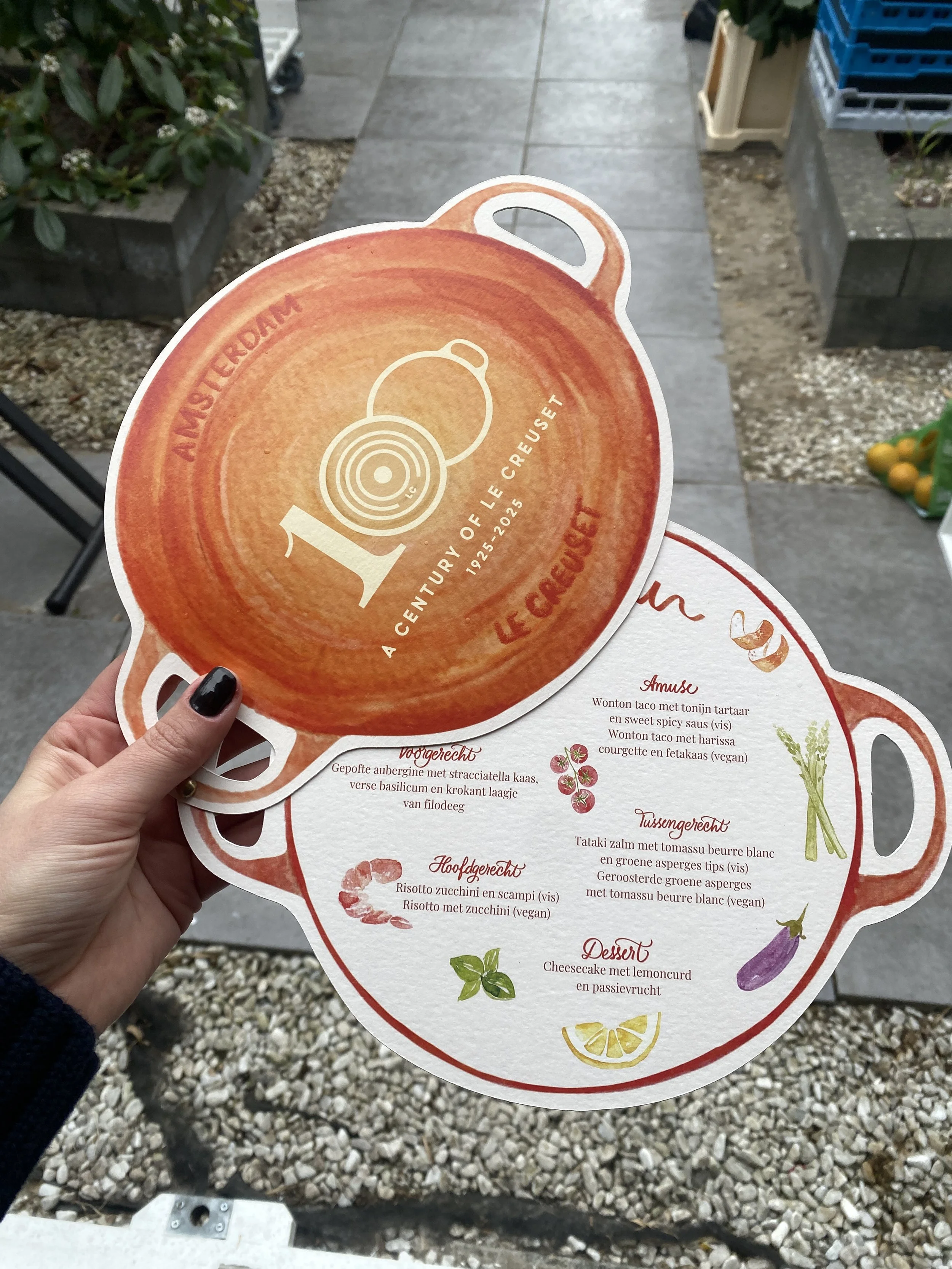 Bespoke interactive menu design combining die-cut printing and paper engineering
menu with various illustrated vegetables and dishes