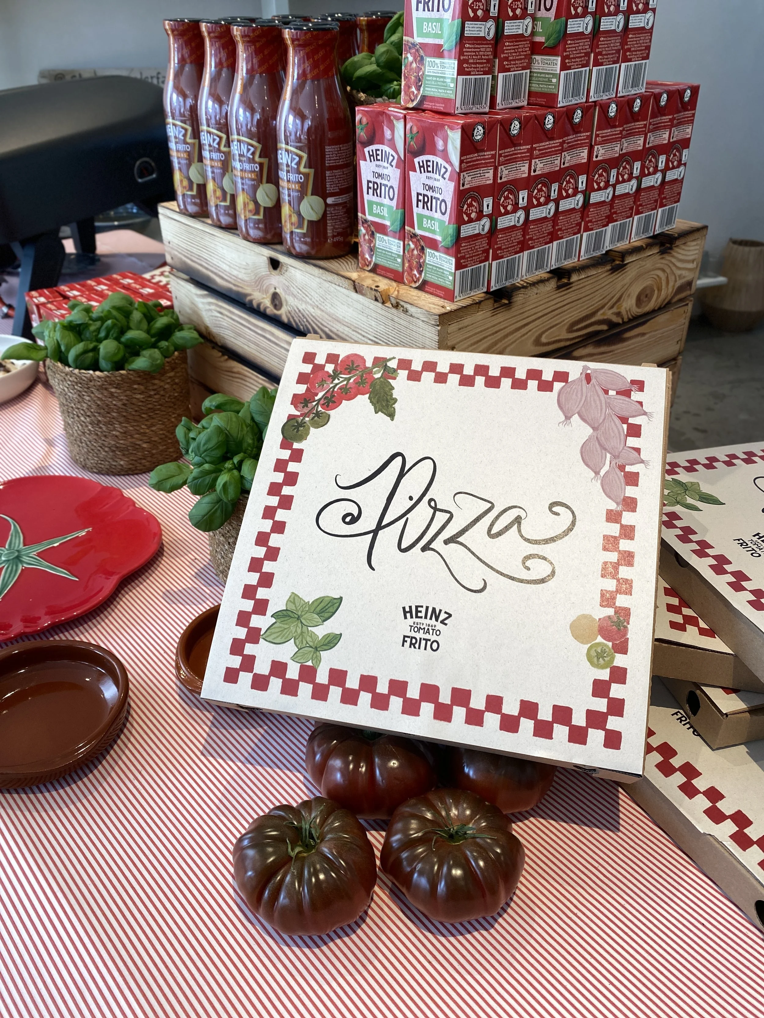 Pizza box design for Heinz