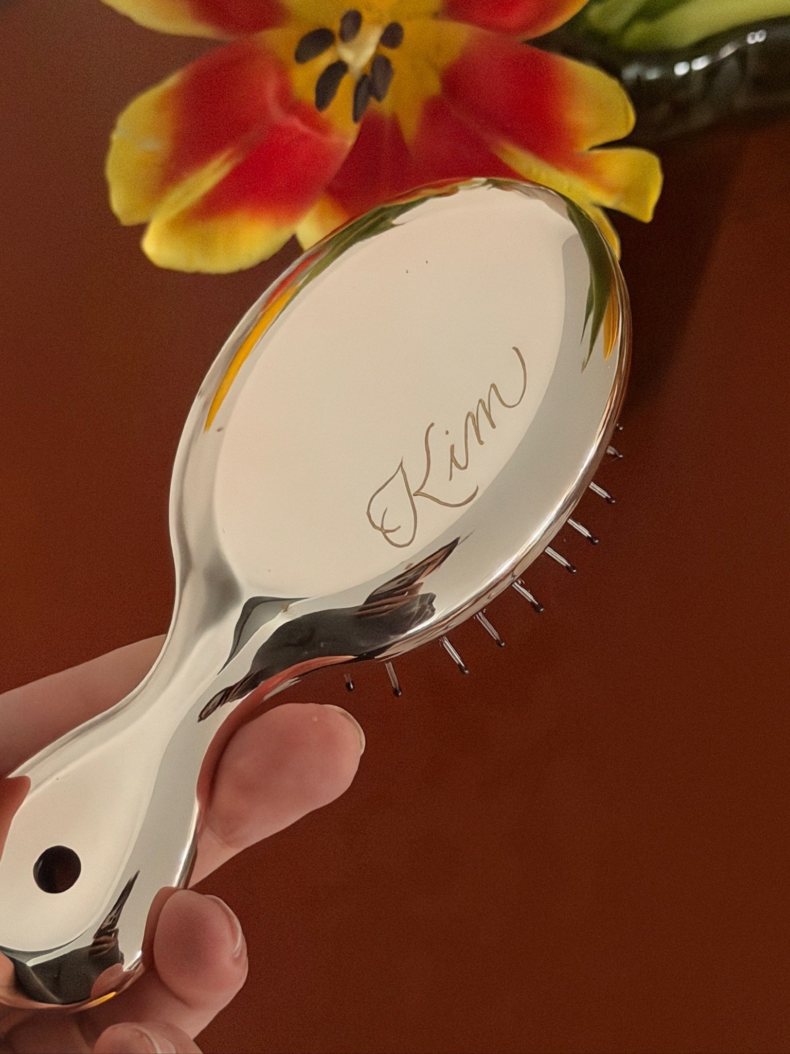 Calligraphy engraved comb by Gaia Amsterdam