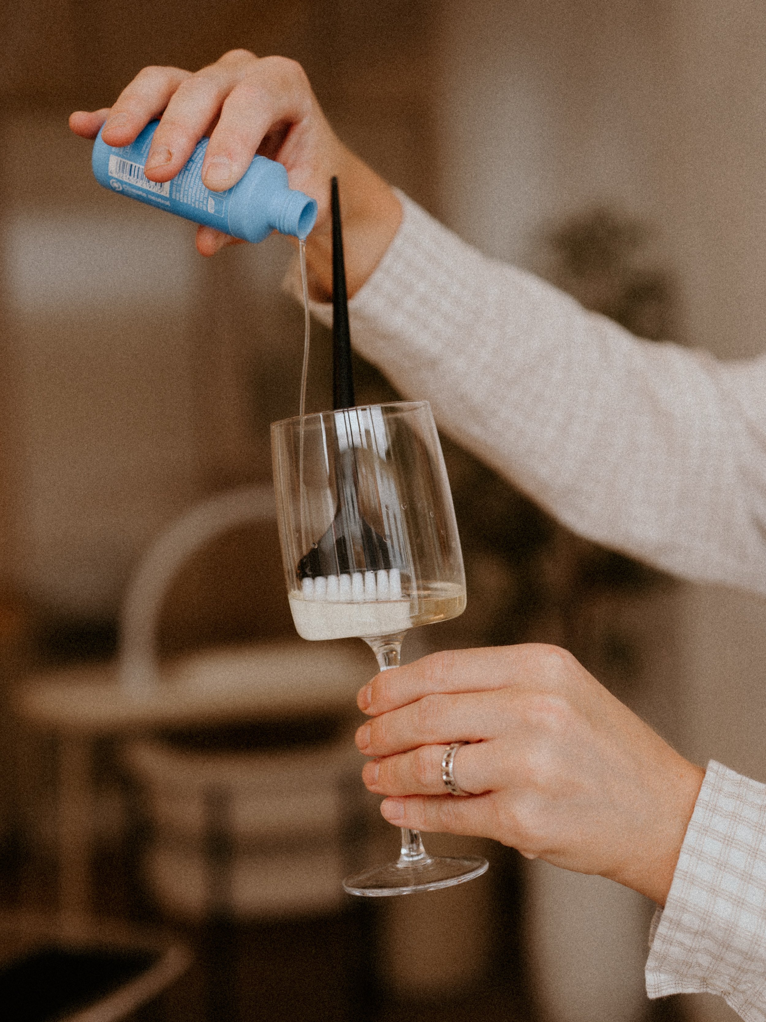Pouring pure colour magic ✨

A little gloss, a lot of shine, that fresh from the salon feeling.

This is where beautiful, bespoke colour is our passion.