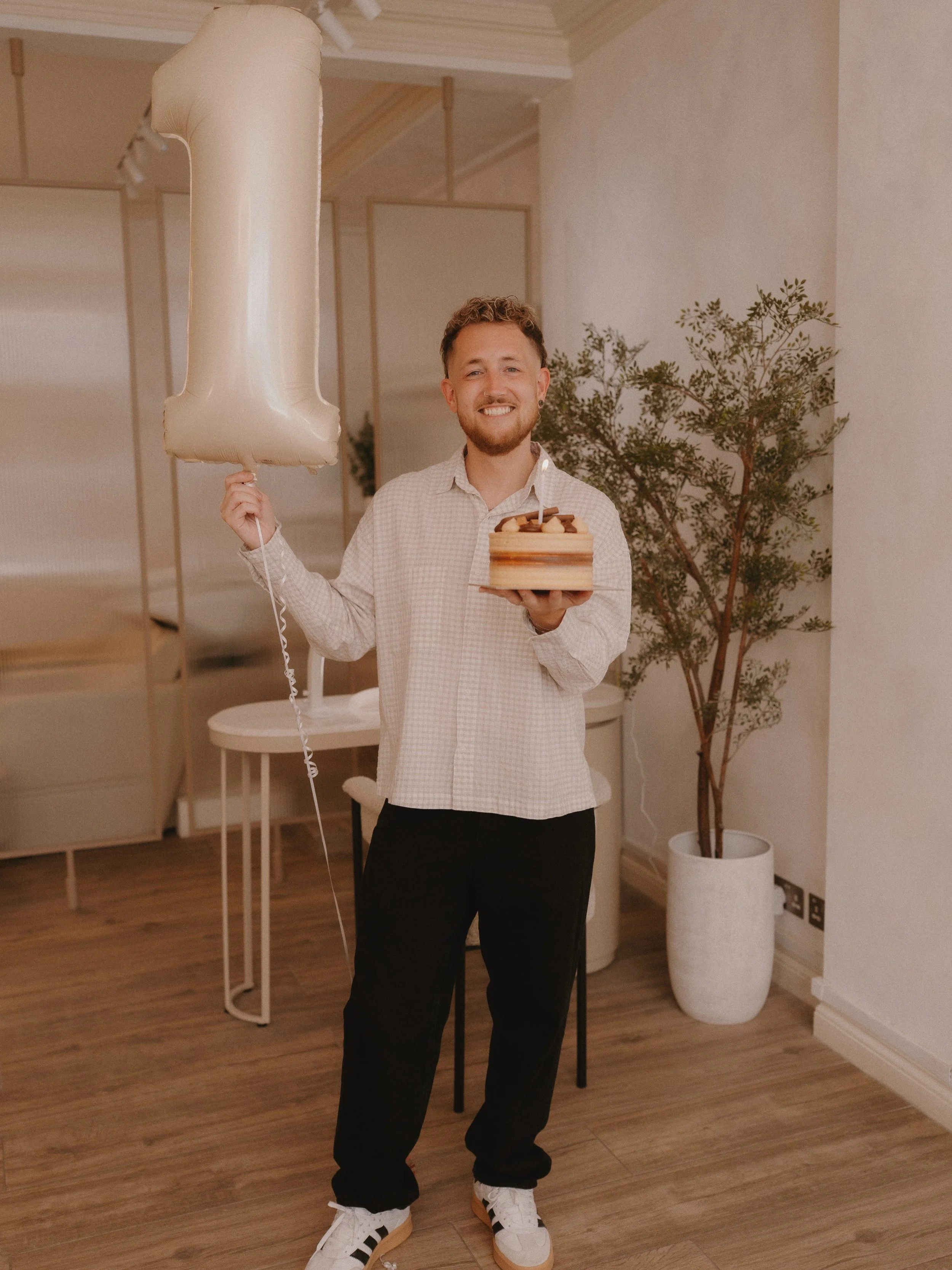 365 days of Reece Roberts ✨

Happy 1st Birthday to us! I still can&rsquo;t quite believe I own this beautiful salon in the heart of Leamington, alongside an incredible team. What a year it has been! I&rsquo;m beyond proud and so grateful for the supp