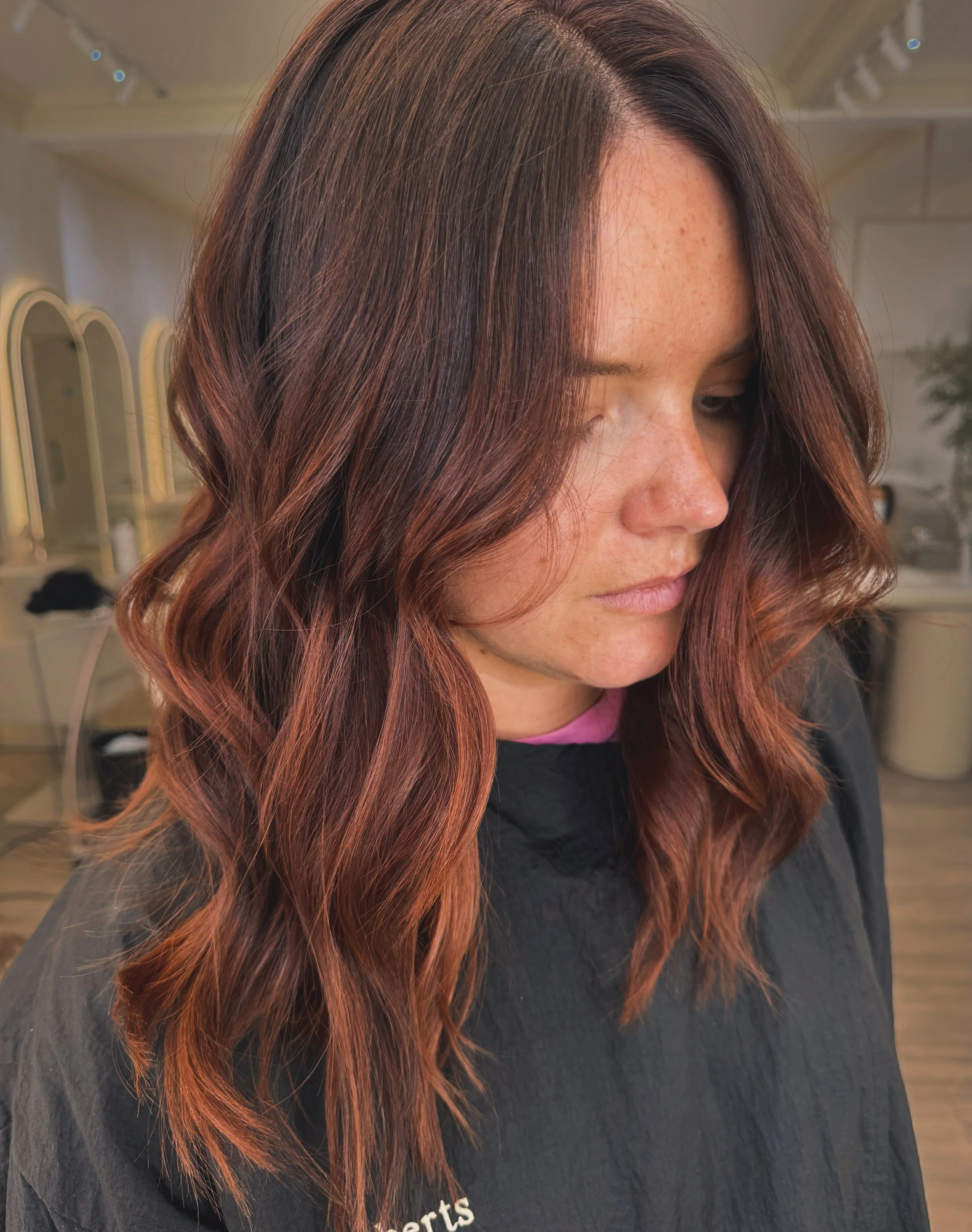 The glow of a perfectly crafted copper balayage. 

Rich, warm and radiant 🧡