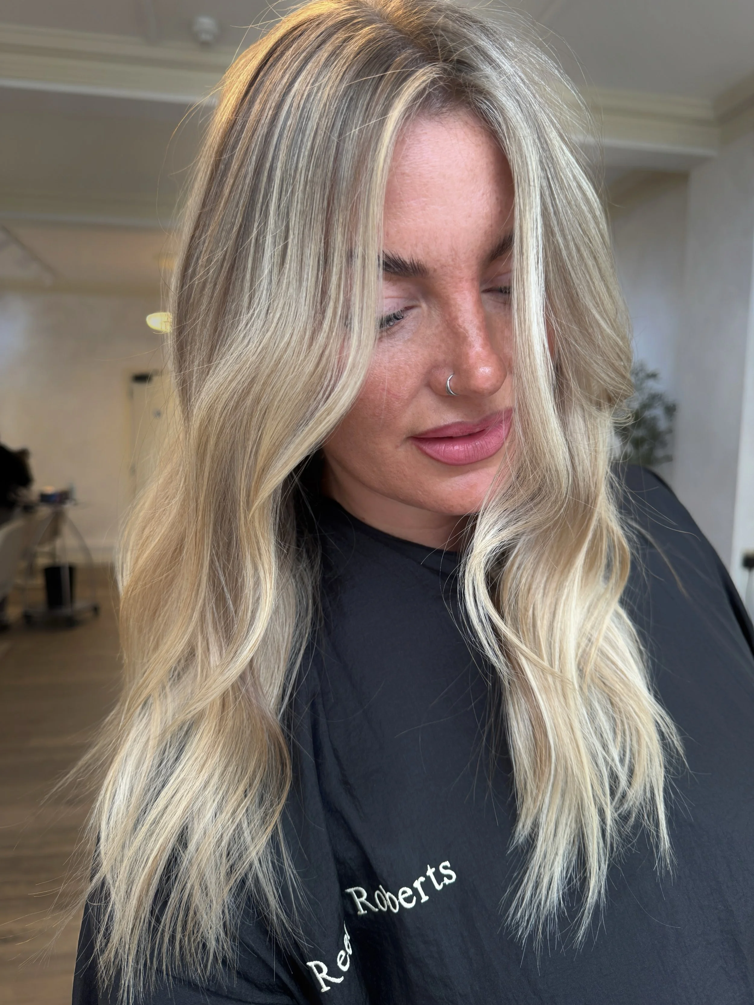 Wedding day ready 💍 

Reece transformed this grown out copper into a beautifully blended blonde using @k18hair to keep the hair healthy, strong and glowing.