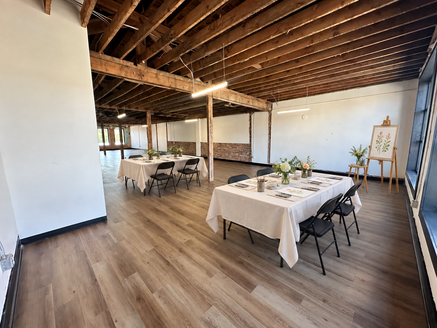 Workshops & creative classes · Virtual staging
Rectangular tables make room for hands-on art, floral design, hobby classes, and professional development. Build a recurring weekly or monthly class with your own materials and teaching tools.