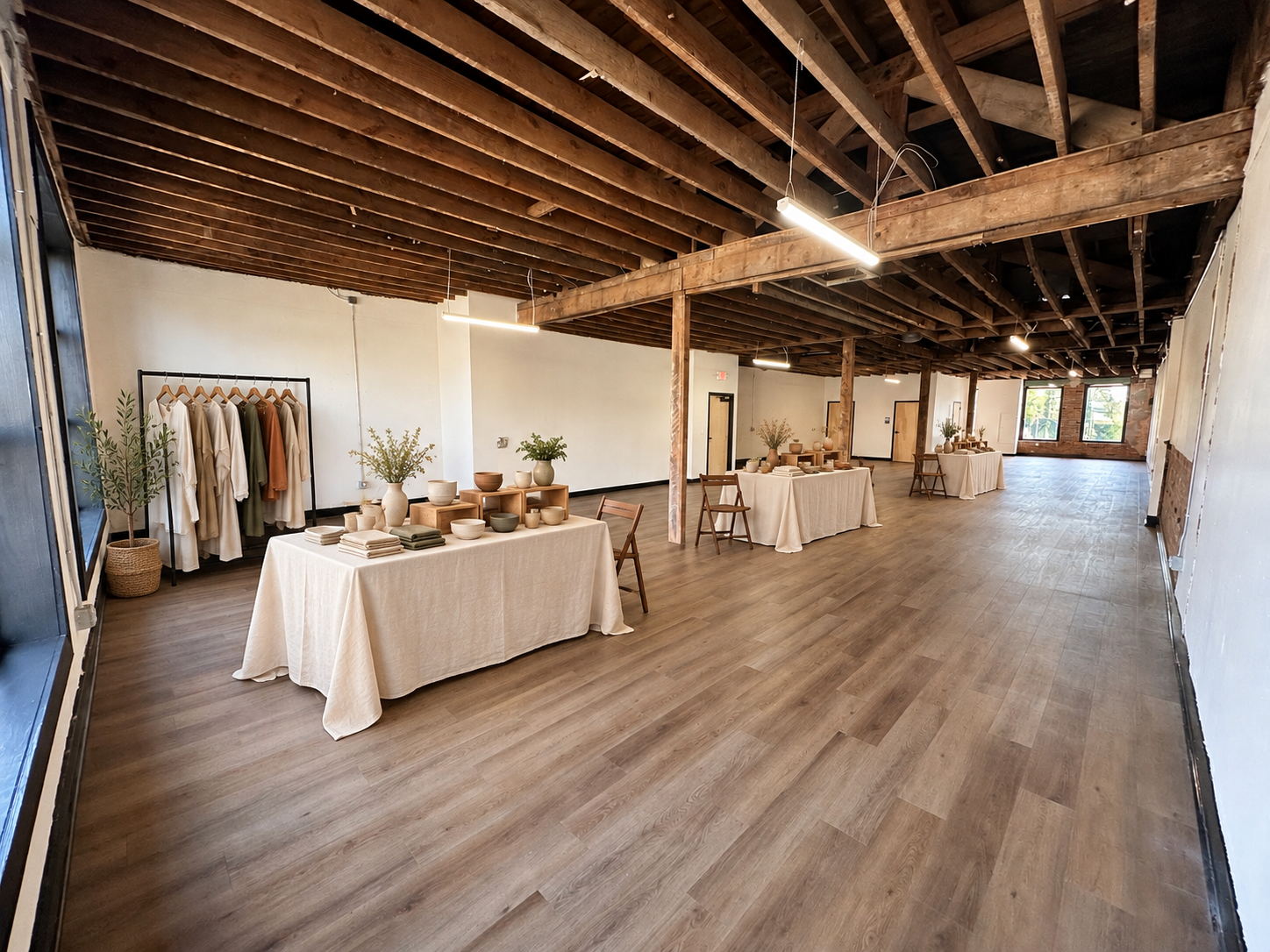 Boutique pop-ups & entrepreneur days · Virtual staging
Bring your products, displays, and your own style. A few dates each month can create a regular home for a small business, trunk show, or curated maker pop-up.