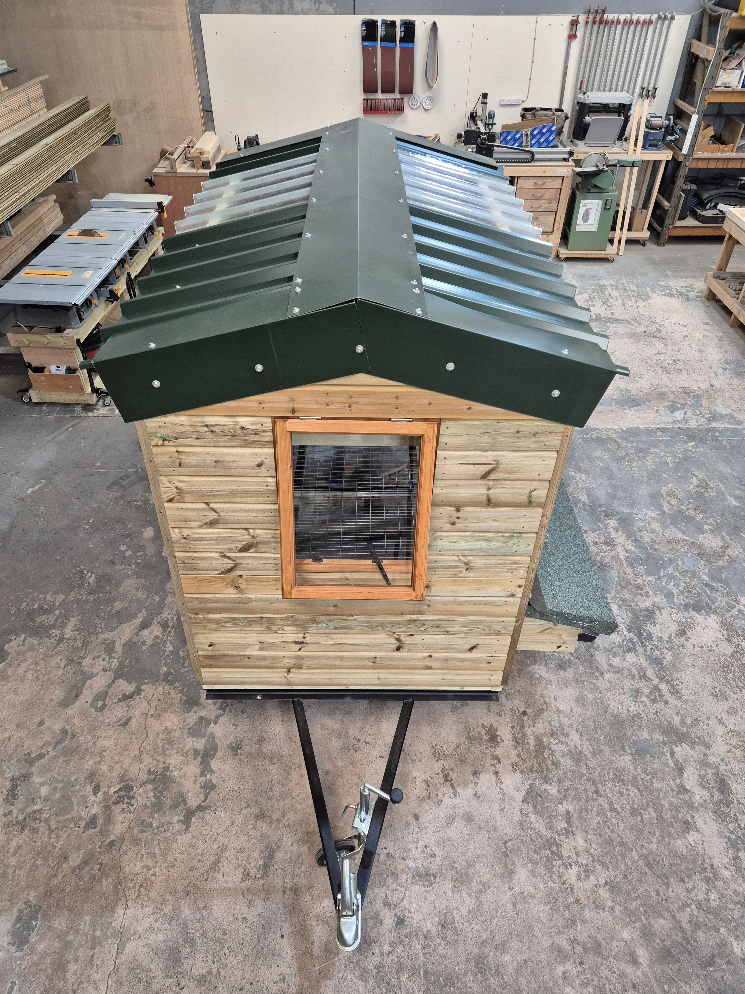8 x 4ft (30-35 hens)