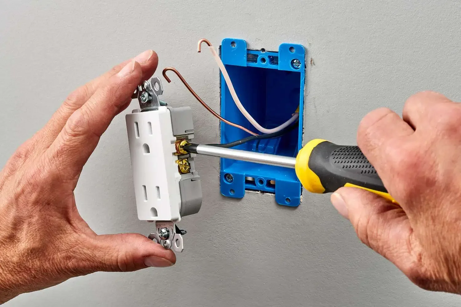 tips-for-wiring-outlets-and-switches-1824668-hero-5c1c9847042c4caa9397bf5caa3d9661.webp