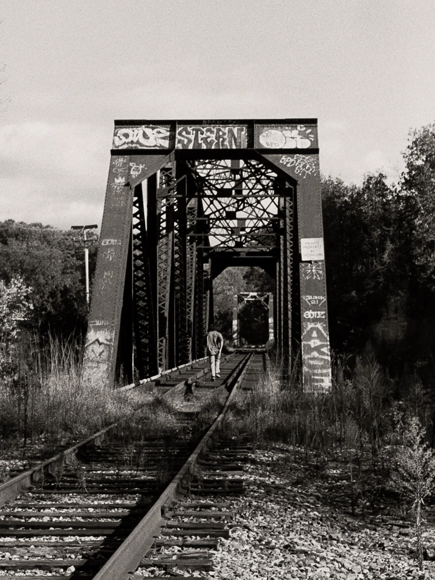 My first roll of black and white film ever and North really delivered. They braved chilly waters and made me face my fear of trains 💀 Worth it for how these came out! 

#burlingtonvt #vermont #vermontphotography #vermontphotographer