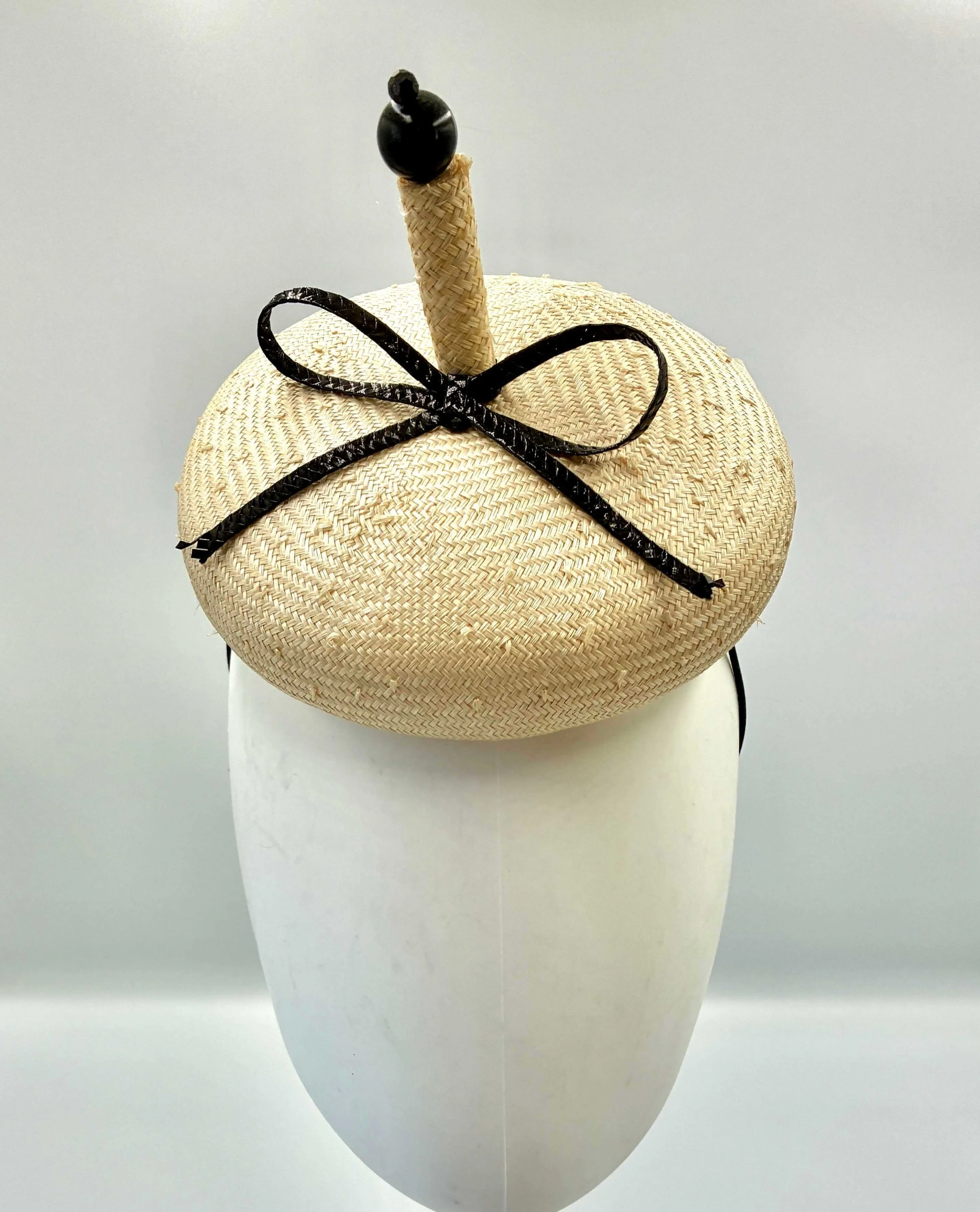 cream-straw-button-bow-bead-detail-2.jpeg