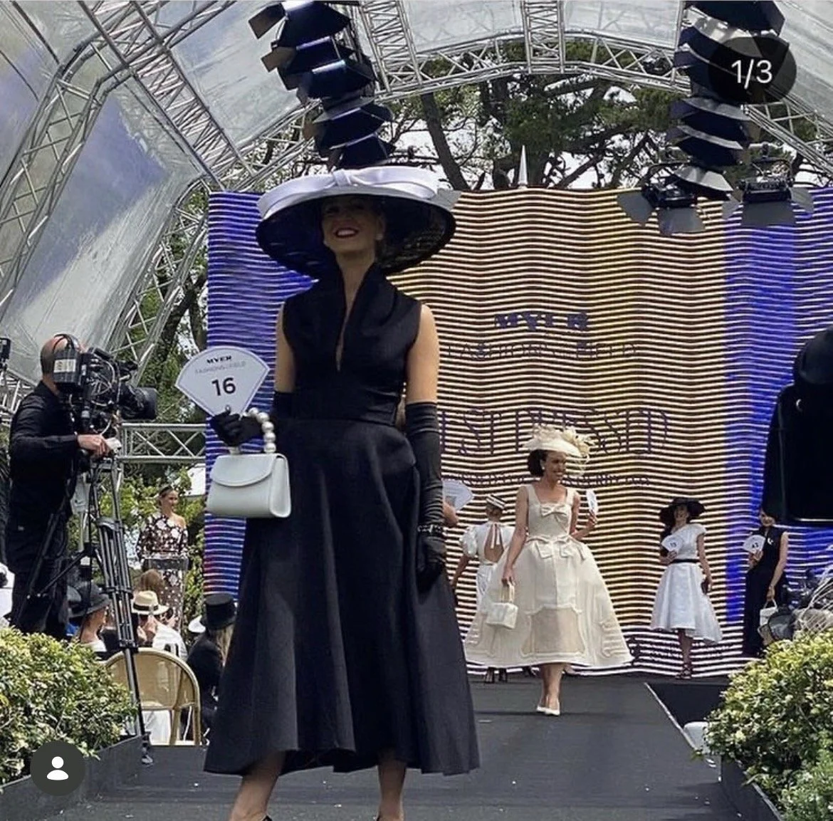 runway-derby-melbourne-cup-big-brim-hat.jpg
