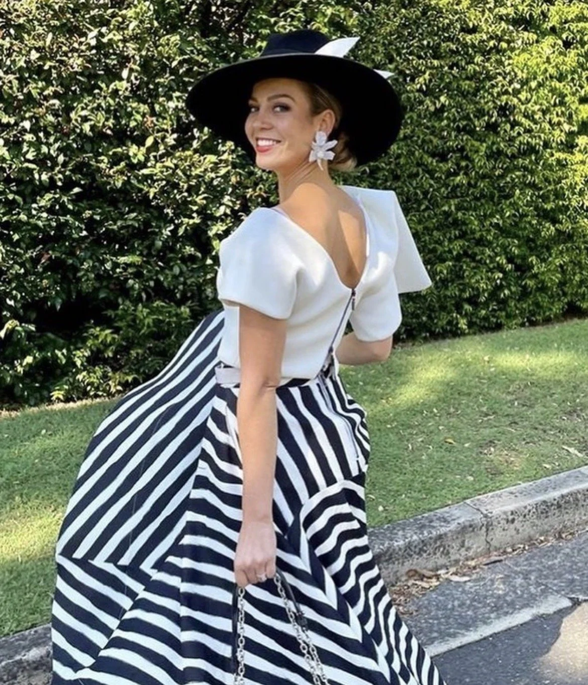 derby-day-sydney-big-black-felt-hat.jpg