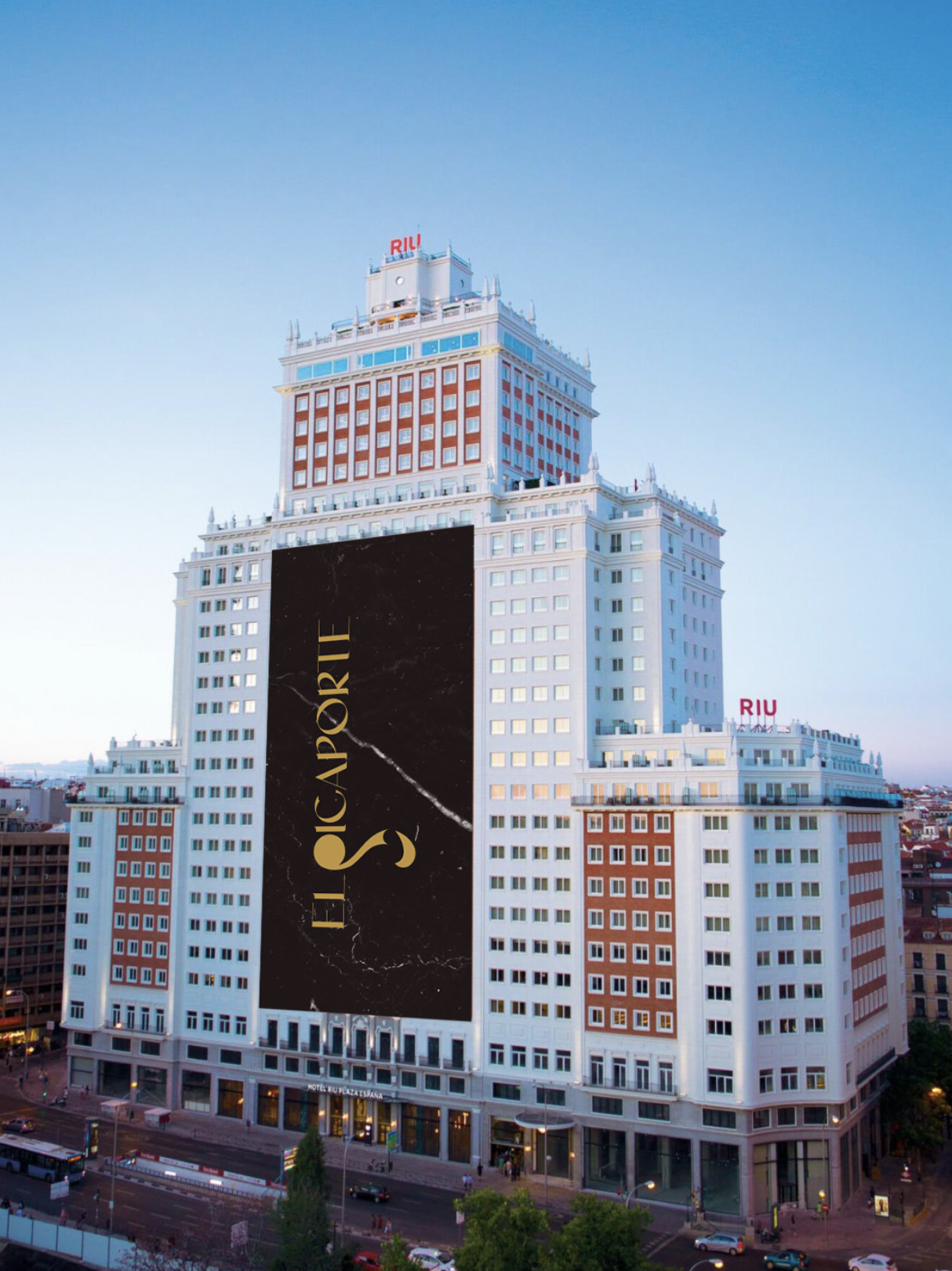 Señalética y branding exterior para El Picaporte — proyecto de identidad de marca.