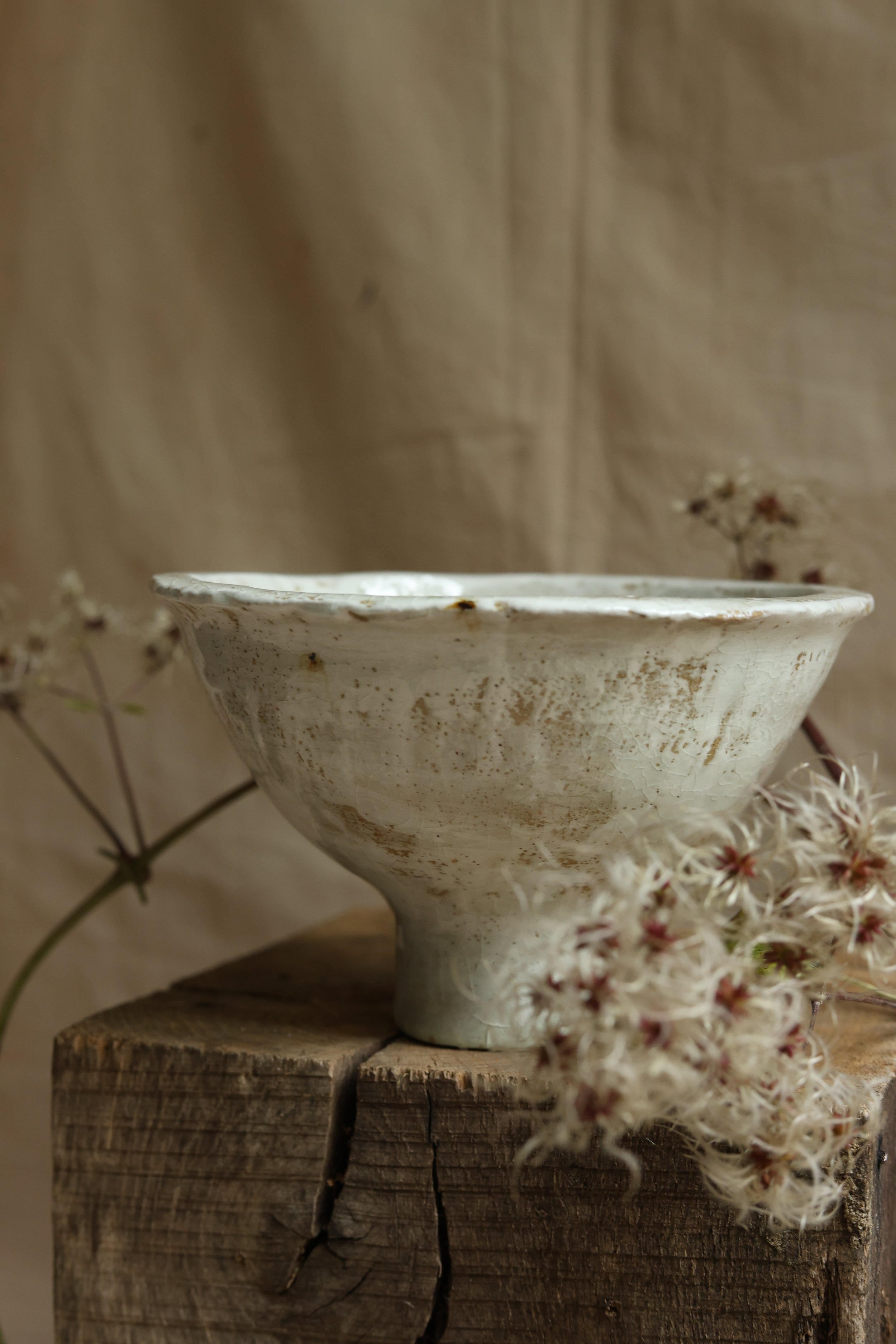 Footed bowl