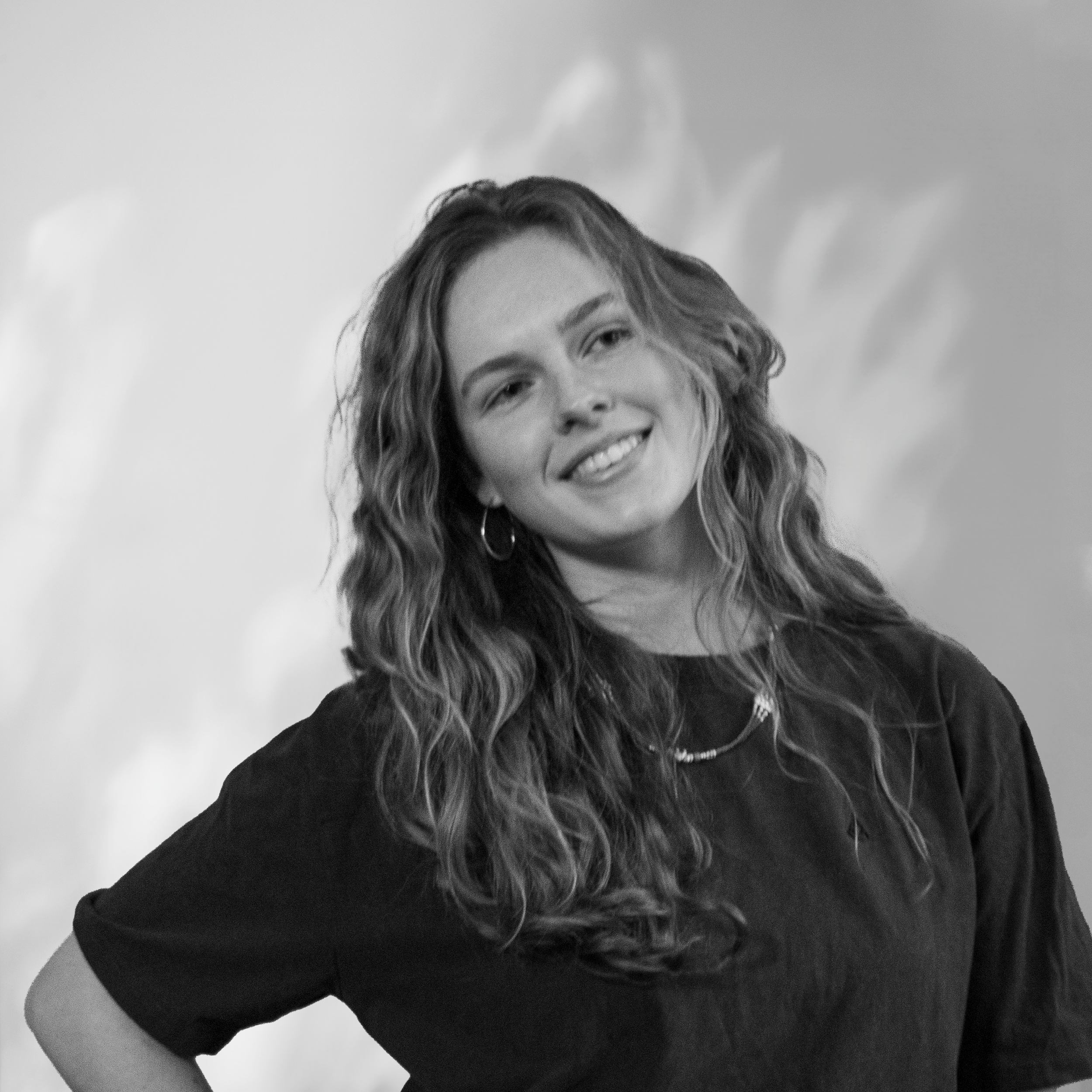 Sterre Ouwerkerk. Student afgestudeerd aan de Hogeschool van Amsterdam studie opleiding HBO creative business. Achtergrond als social media marketeer. Geïnteresseerd in het ontwikkelen van concepten die positieve impact hebben op mens en natuur.