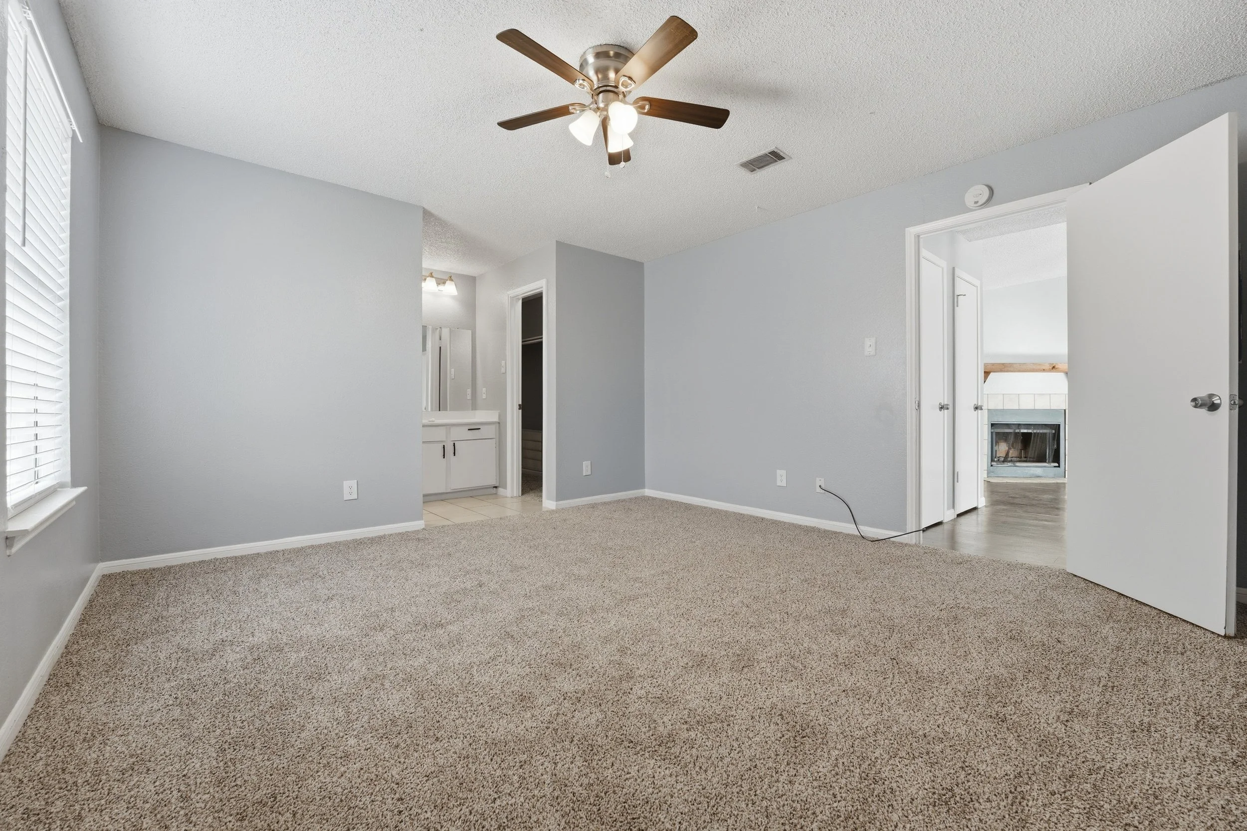 13_3707_Buffalo_Springs_Trail_Georgetown_TX_78628-Bedroom-DSC00339.jpg