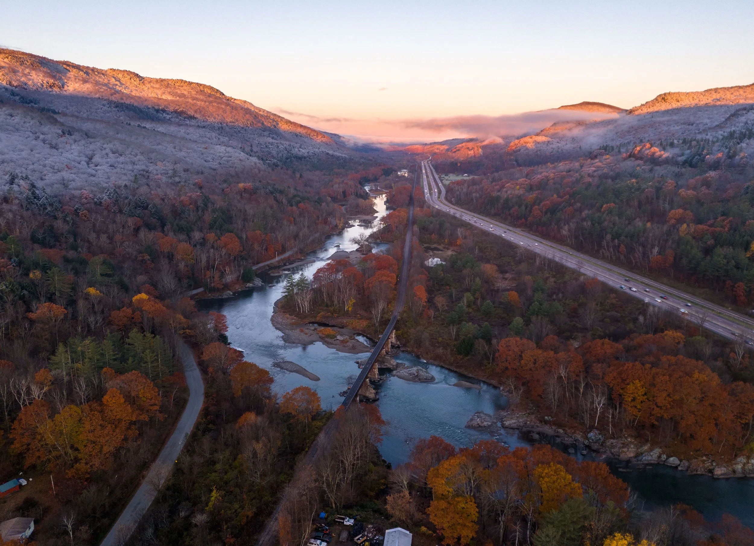 scenic-autumn-landscape-in-vermont-2026-09-23-12-28-33-utc.jpg