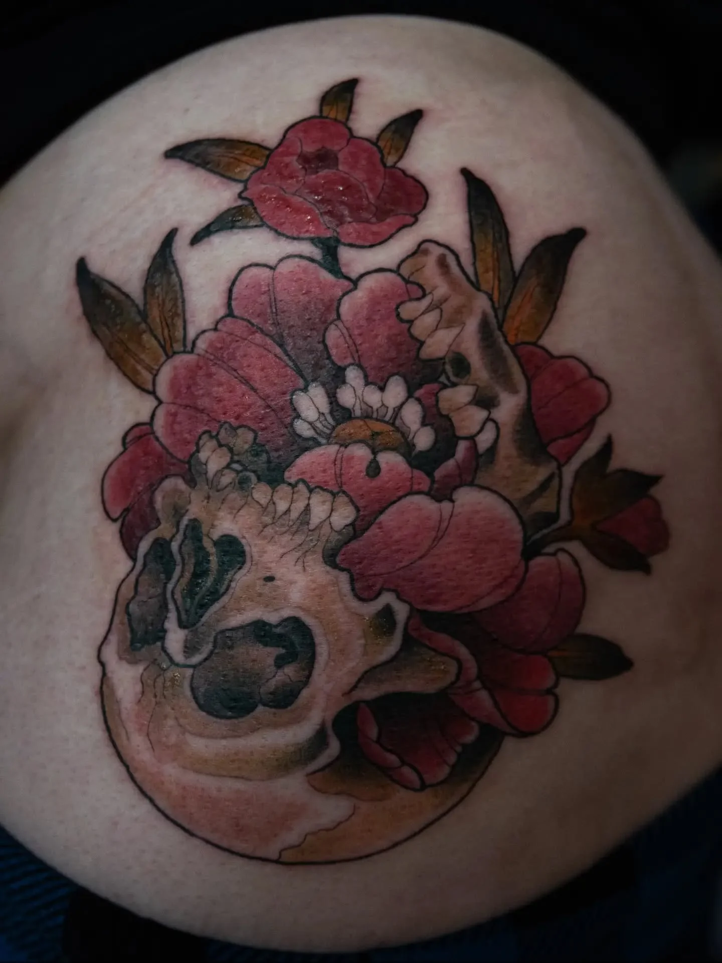 Flash Planter skull for Alaina 💀🏵️ 
Wall flash dagger for Mrs. Avery 🗡️💠
Custom filagree w/ Lilacs for Lila🪻⚜️

Thank you guys so so so so so so so so so so so so much 💙🥹

You can always find your next flash tattoo either on the walls of the s