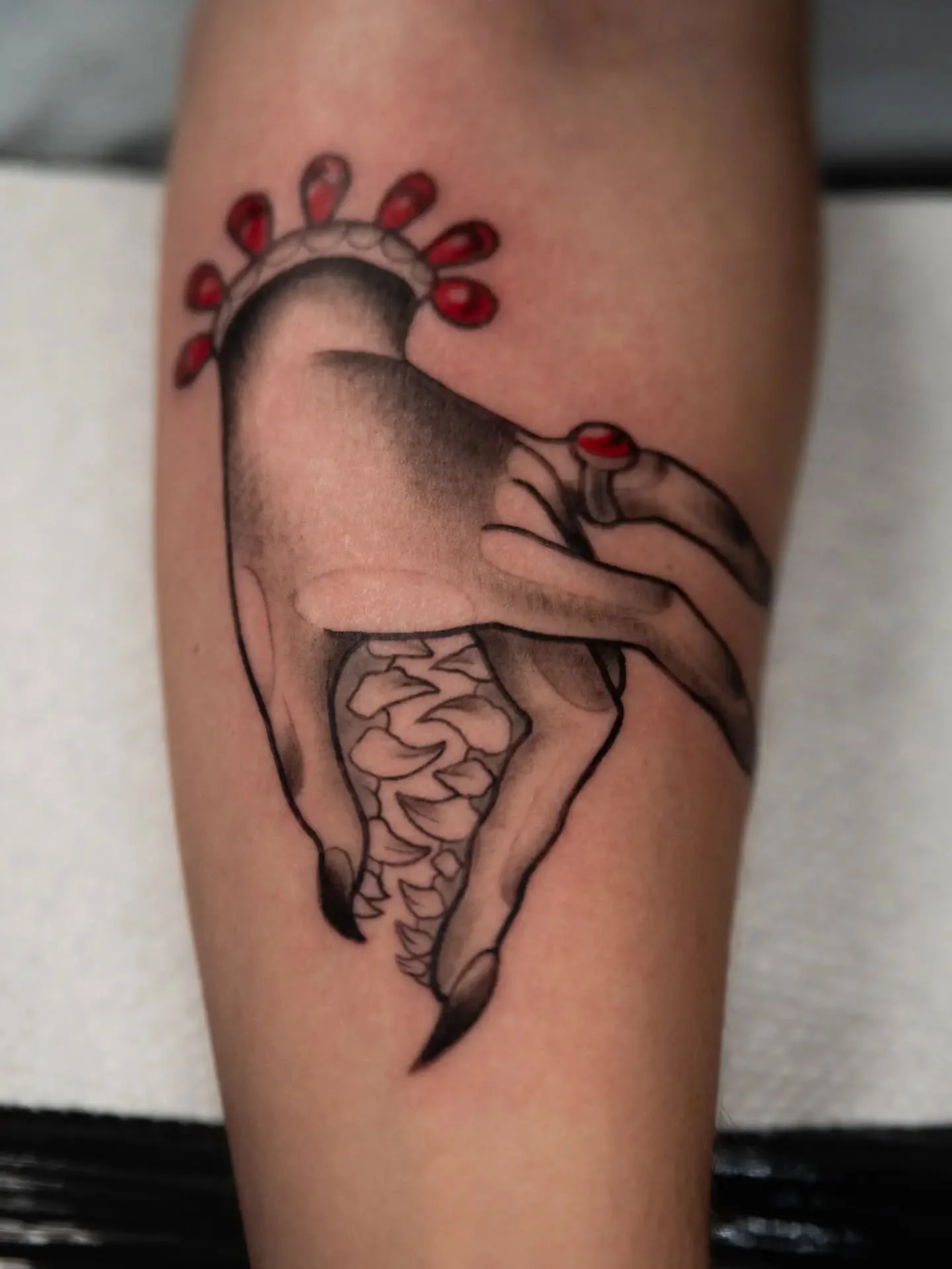 Custom Hand for Shane ✍️ 
thanks so much!! This one was super fun to do!! 

Dm to book your own freaky hand 👉👈 I have some time in July and August 🐟