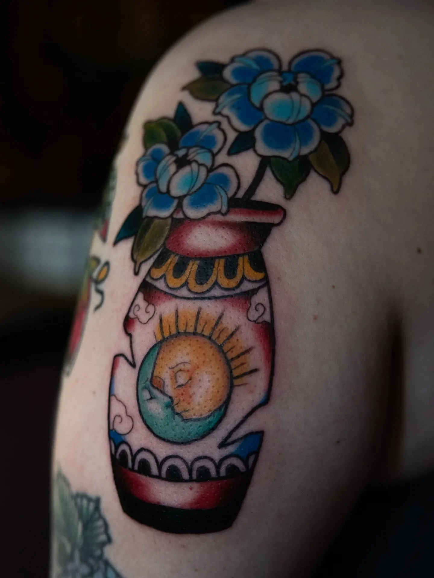 Updated flash for Maddy 🌞🌝
Flash for @artbychristinev
Honored to do flash, and thank you both for being so tough 💙💙 photos both in studio &amp; natural lighting

Chris tattoos!! They also make really cool patches, and pillows for tattoo beds. If 