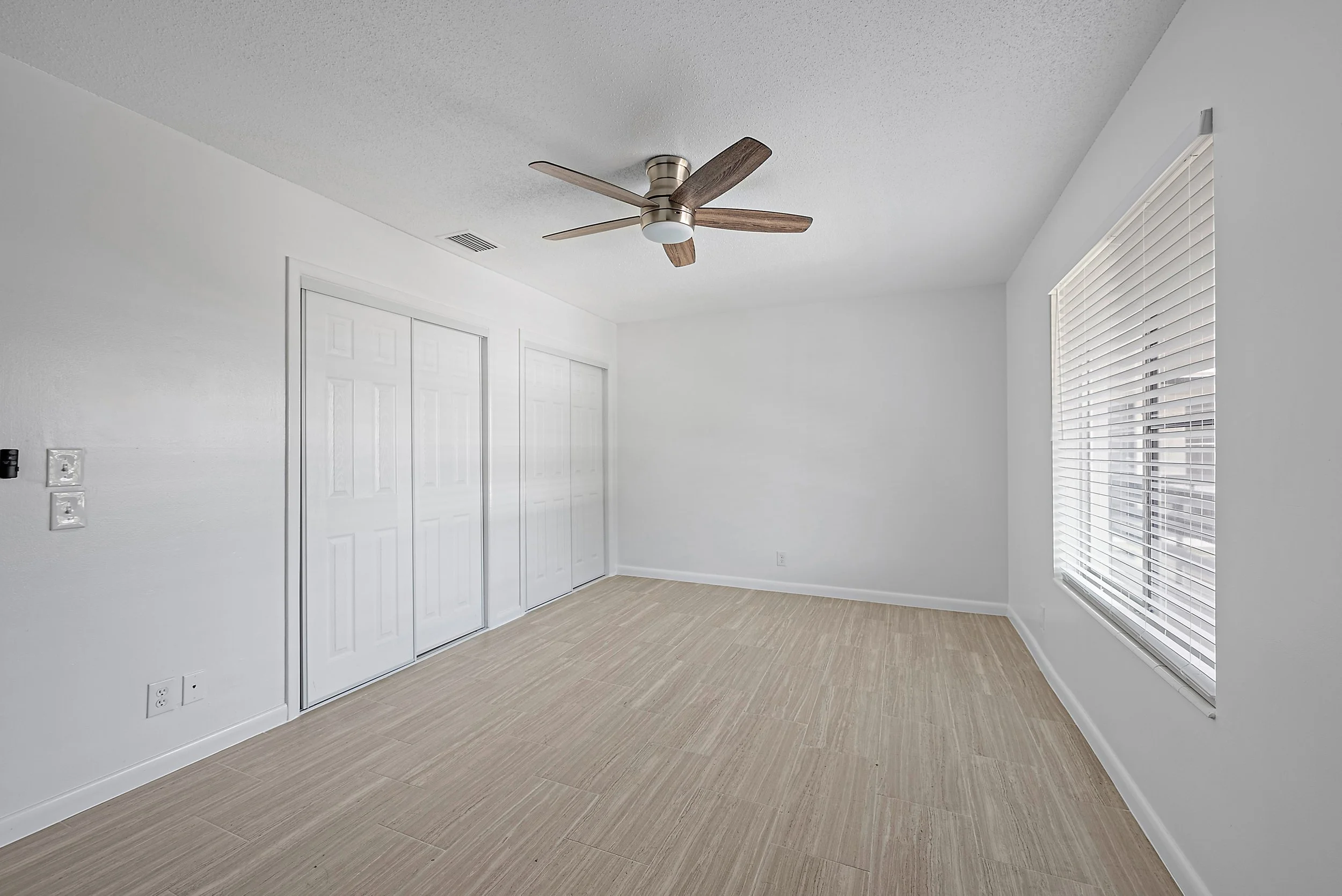 360 Fiesta Avenue, Apt E206 & D107-4.jpg