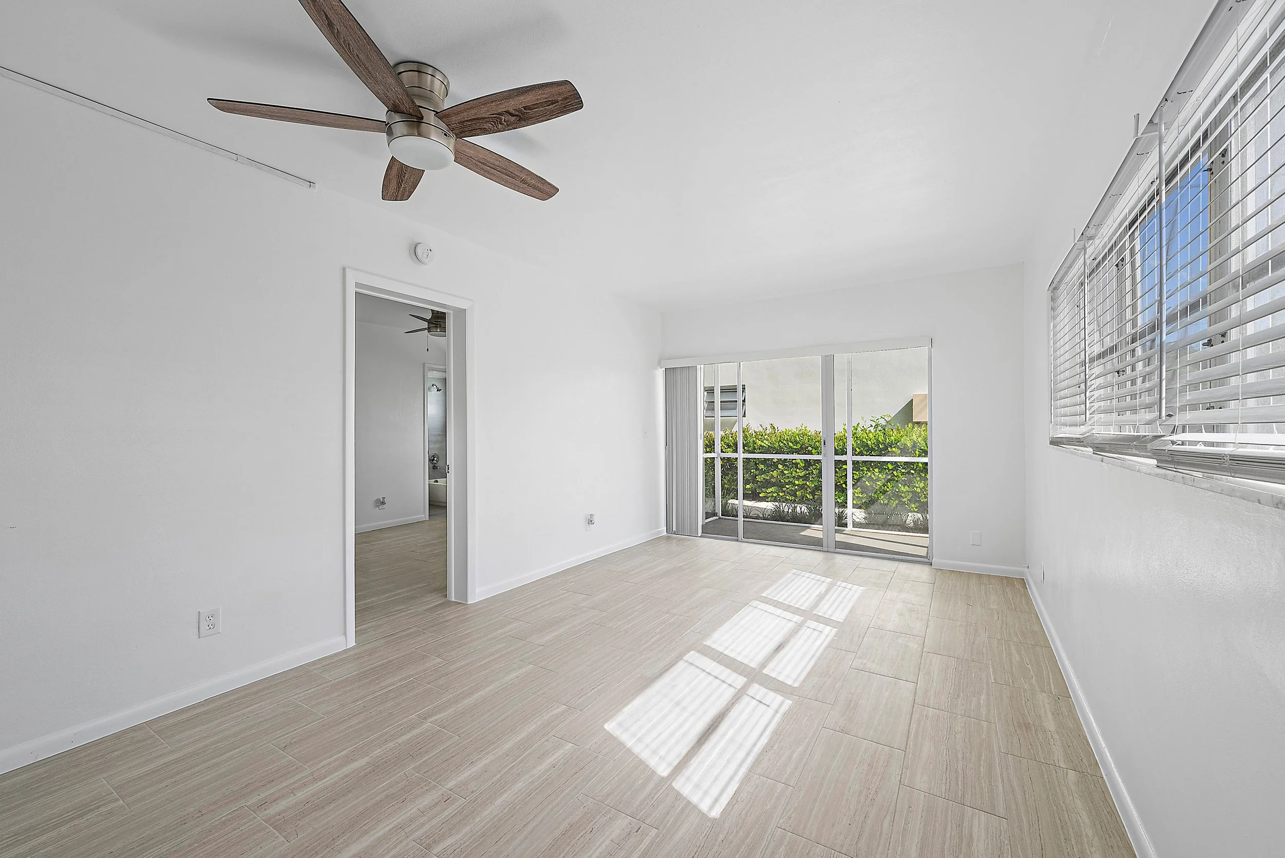 360 Fiesta Avenue, Apt E206 & D107-5.jpg