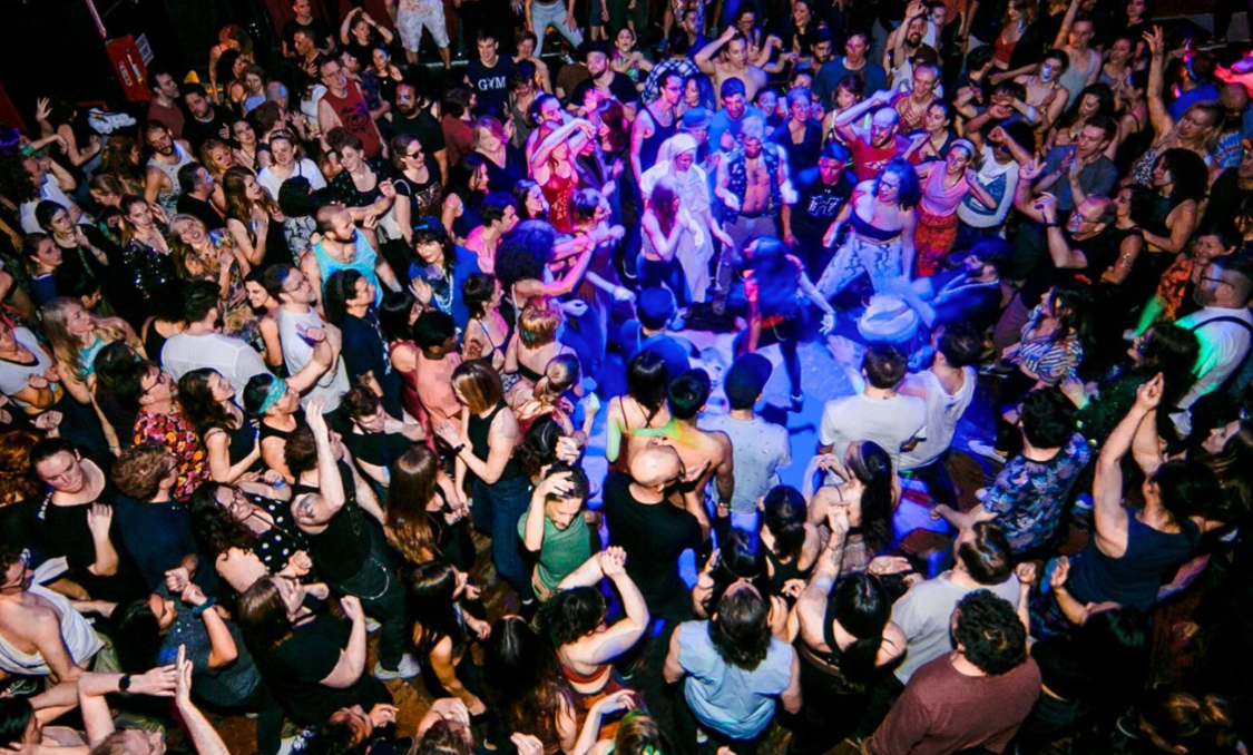 THE+GET+DOWN+CROWD+SHOT.png