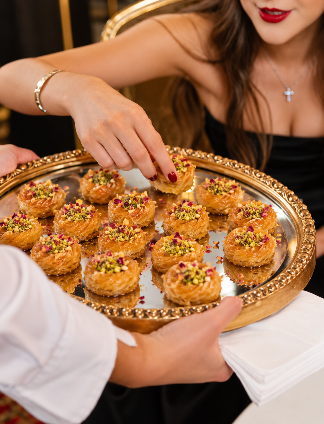 Roaming Canapé food Service