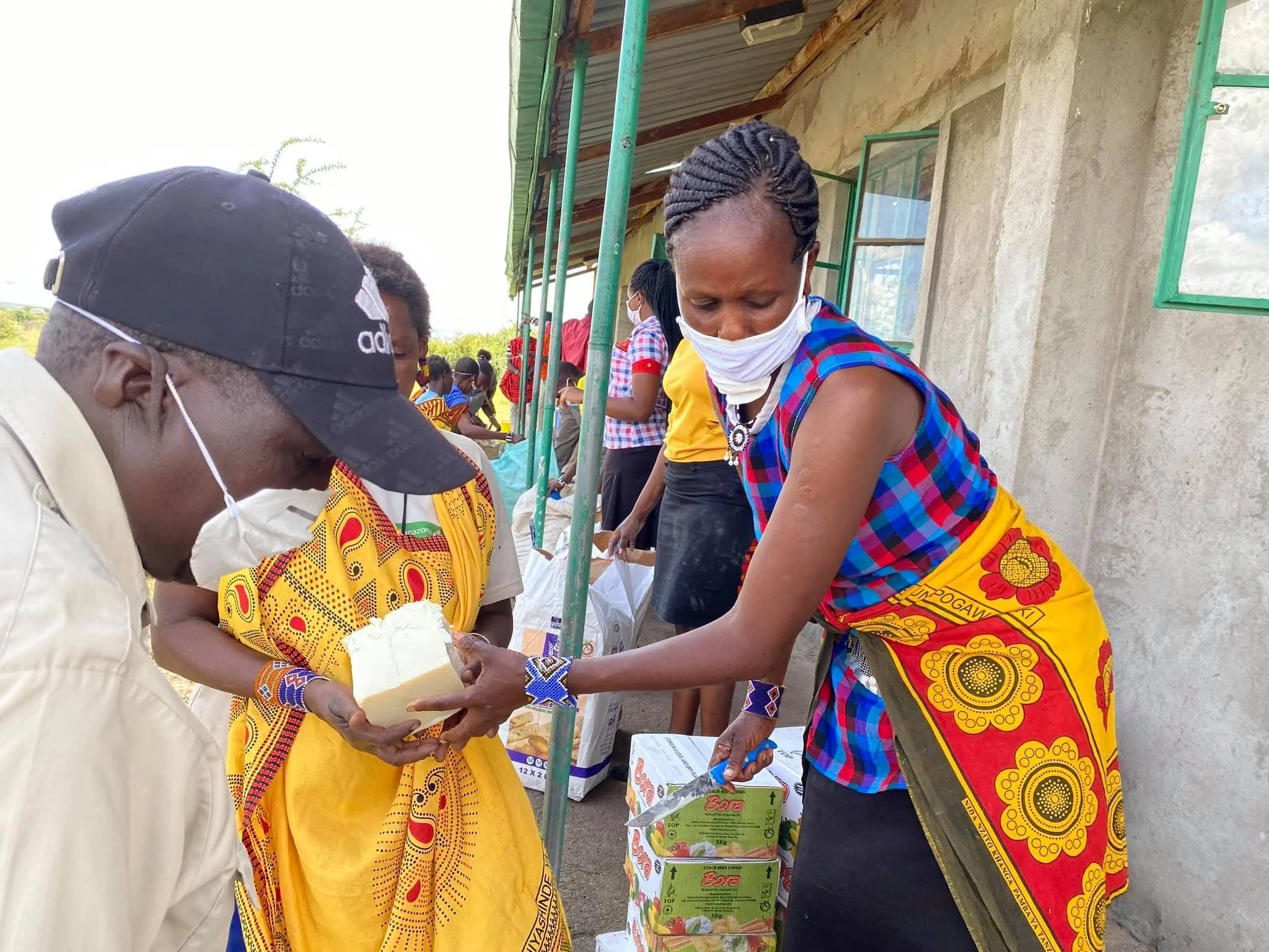 Nashulai Food distribution 5.jpg