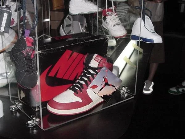 aj1.jpg