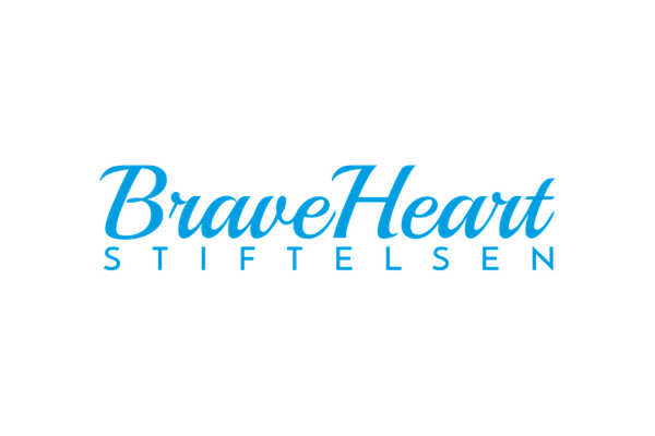 Logo for BravoHeart Stiftelsen, med blå tekst mot svart bakgrunn.