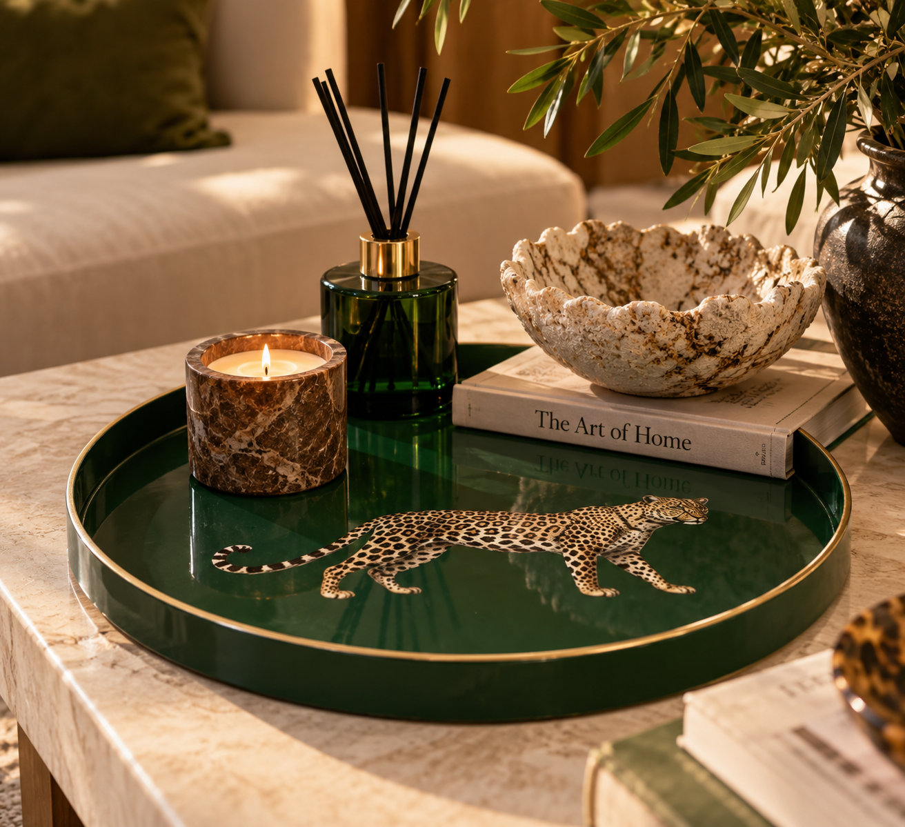 Bandeja esmeralda con leopardo y velas.png