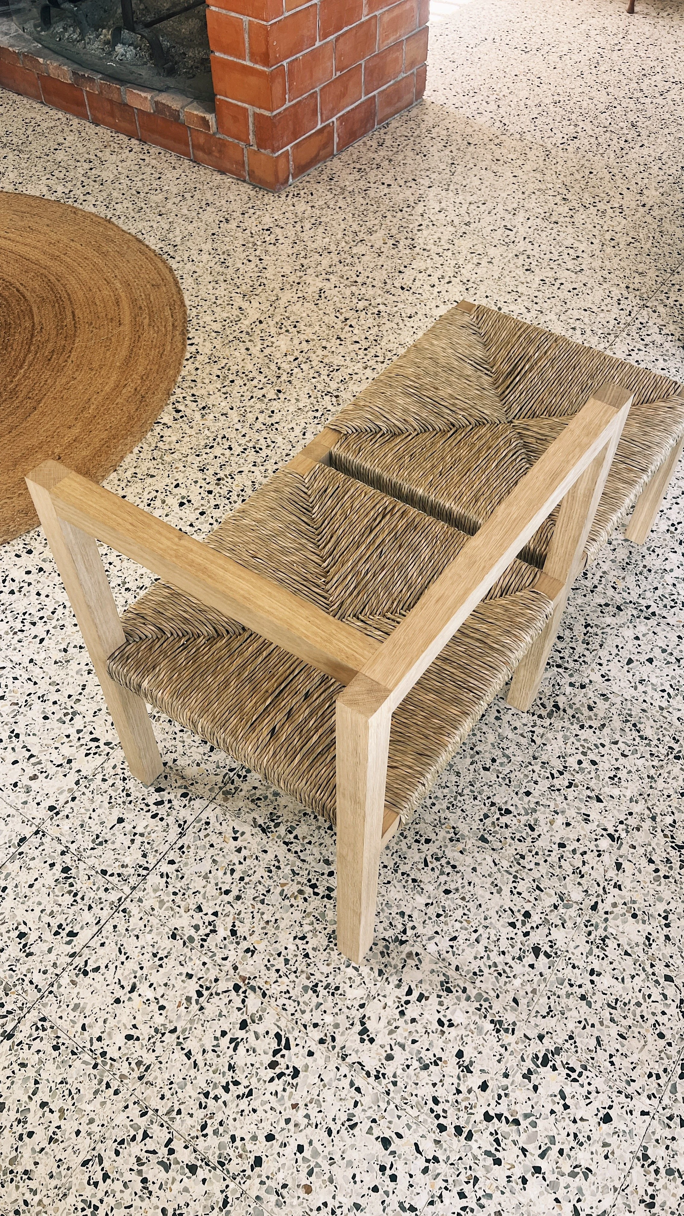 Détail du paillage naturel du fauteuil ANGLE.JPG