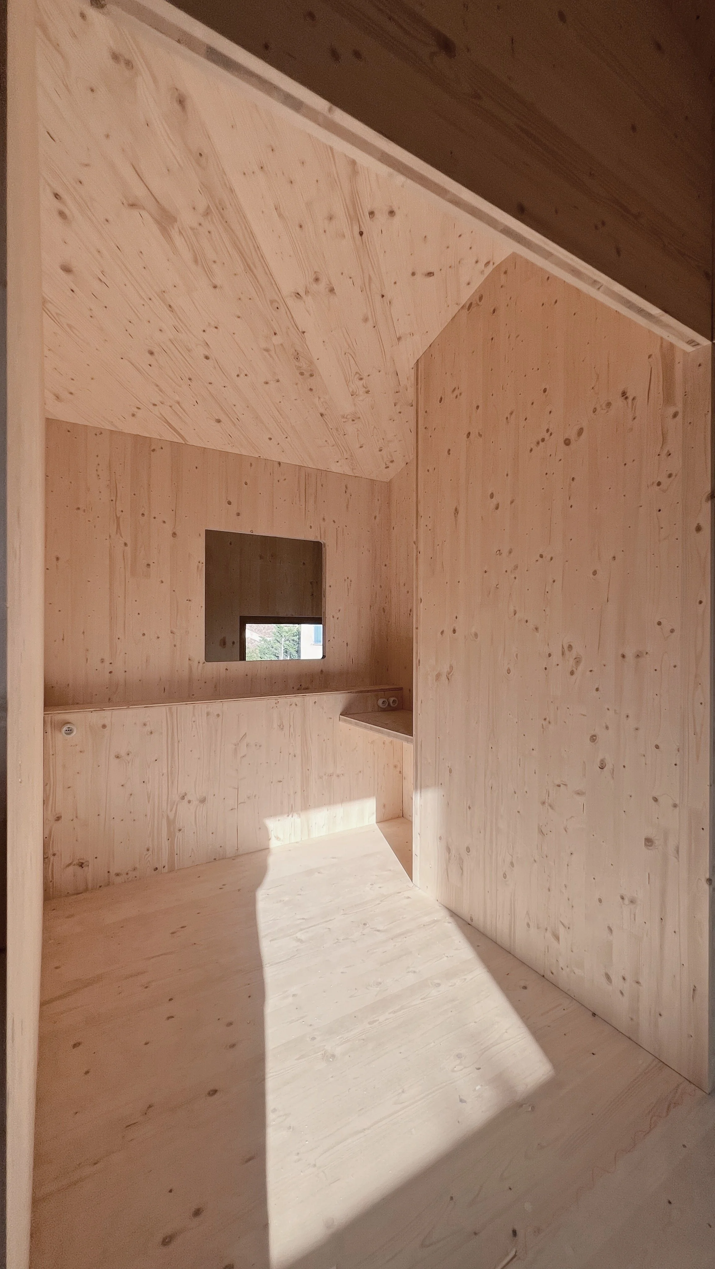 Construction d'une maison en bois CLT.
Agencement et mobilier sur mesure.
Projet Home v3
Lieu: Peyrolles en Provence