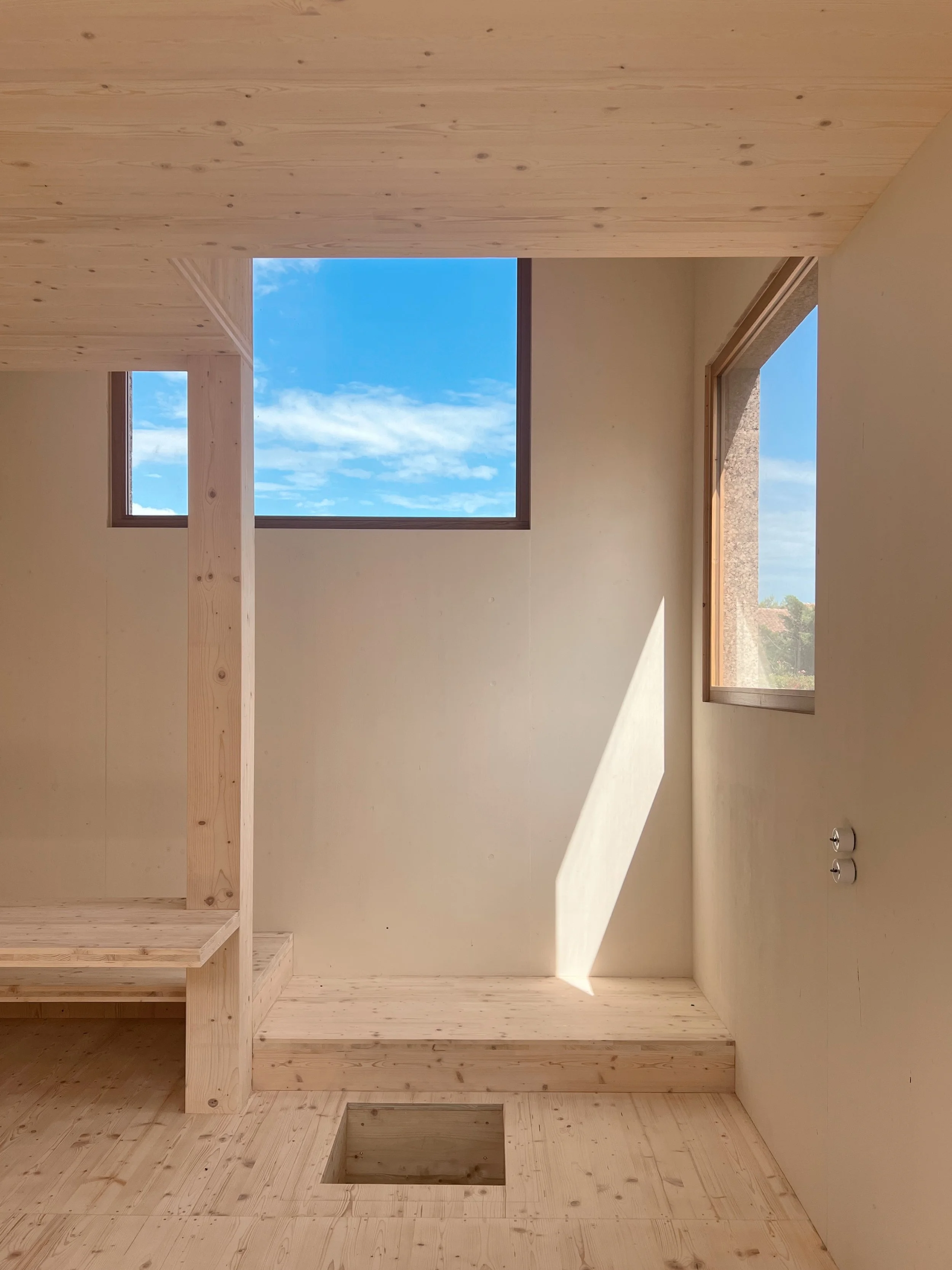 Construction d'une maison d'architecte en Bois, CLT.
Projet Home v3
Lieu: Peyrolles en Provence