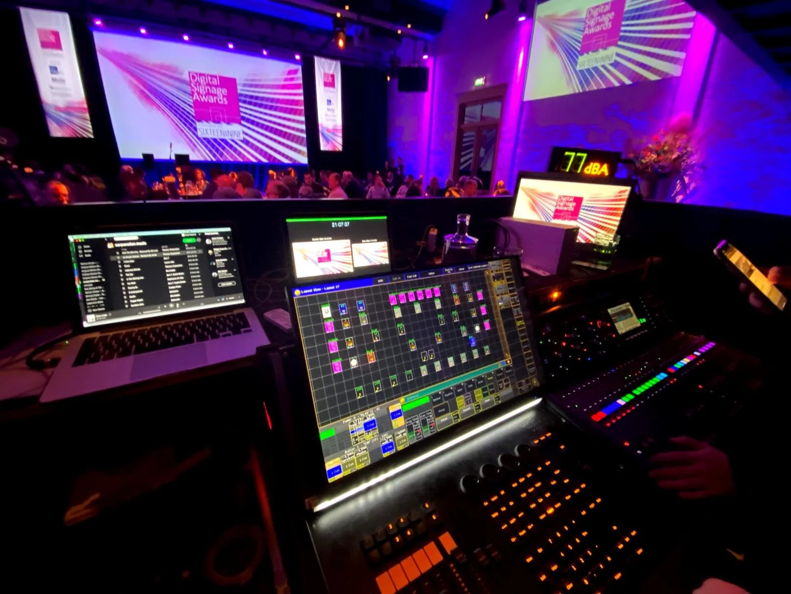 Event display and technical setup by Hillside