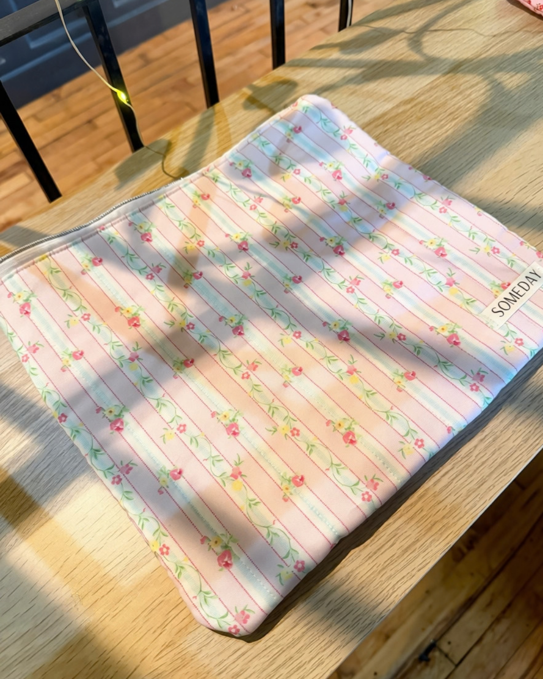 Vintage Rose Ipad/Tablet Sleeve