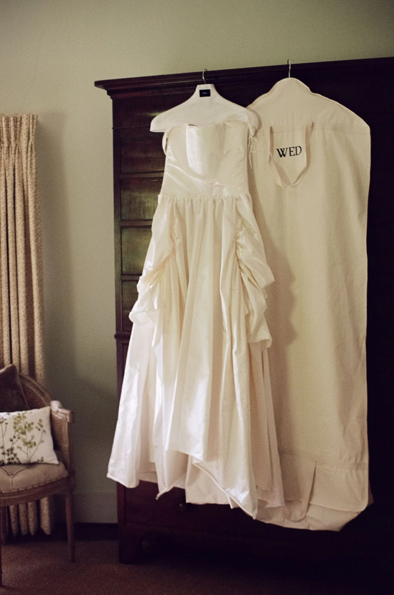 Charlotte_Dormoy_Film_Wedding_Photographer_Weston_Park_Wedding_05.jpg