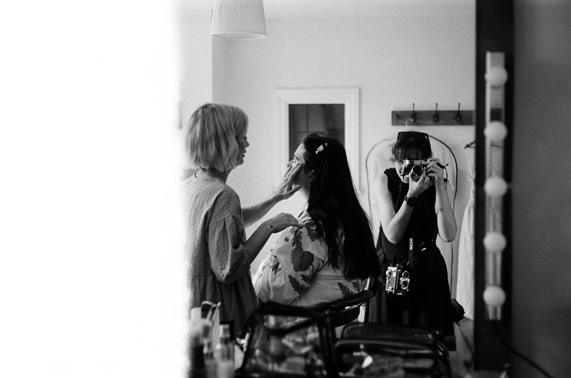 Charlotte_Dormoy_Film_Wedding_Photographer_Owlpen_Manor_Cotswold_Garden_Wedding_04.jpg
