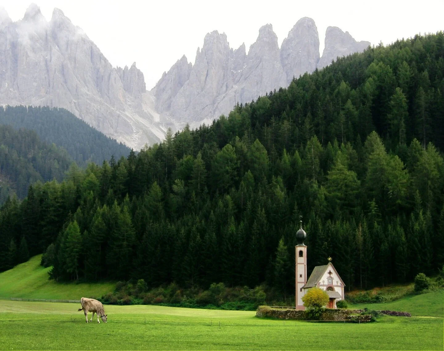 st-johann-church-ranui-val-di-funes.jpg