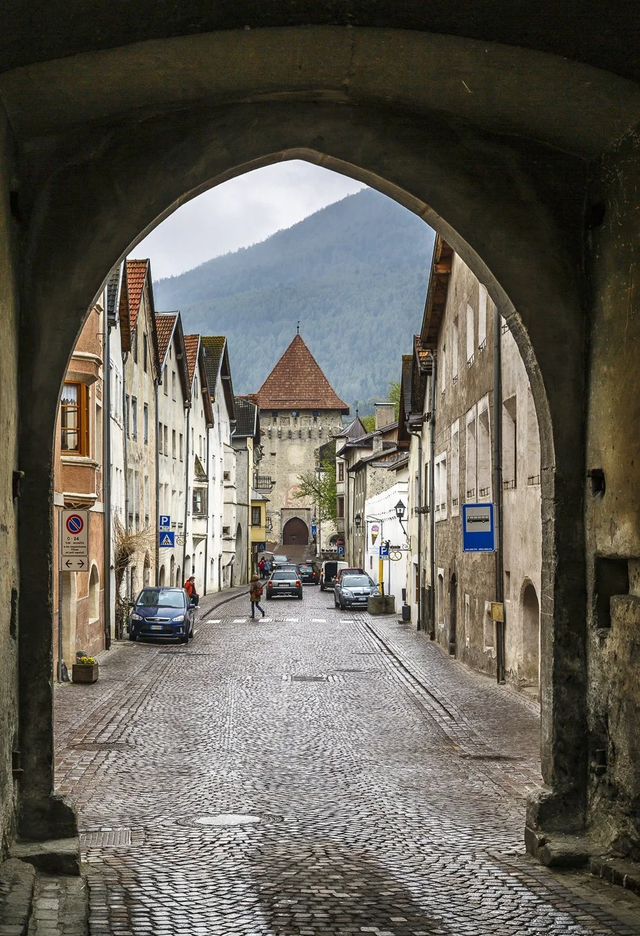 Glurns-Glorenza-Stadttor.jpg