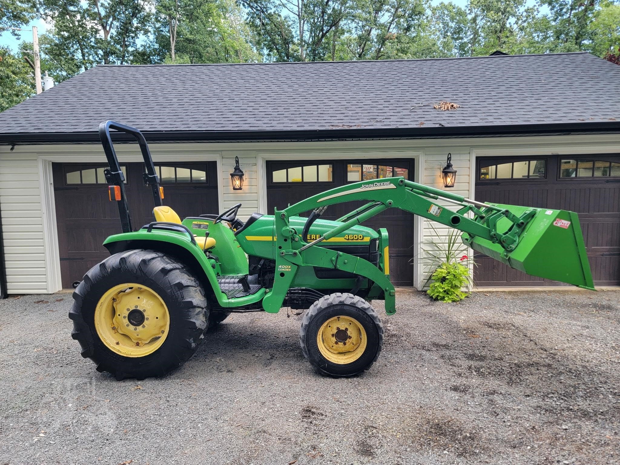 2000 John Deere 4600 | $15,500