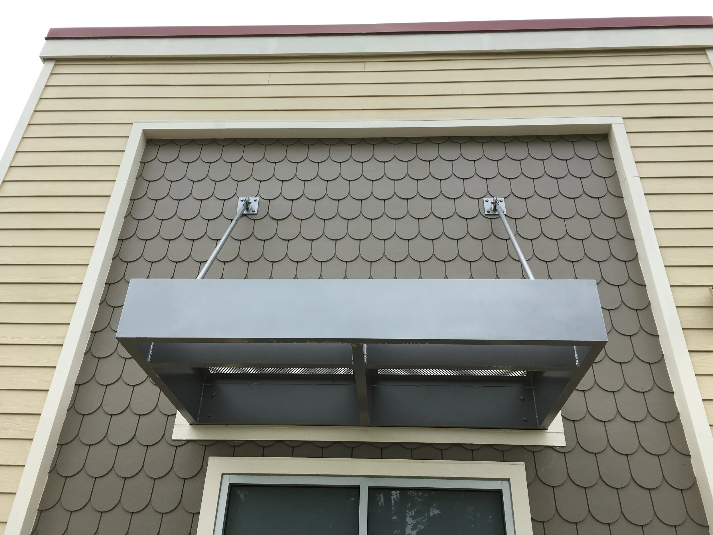 Custom overhang in Tallahassee