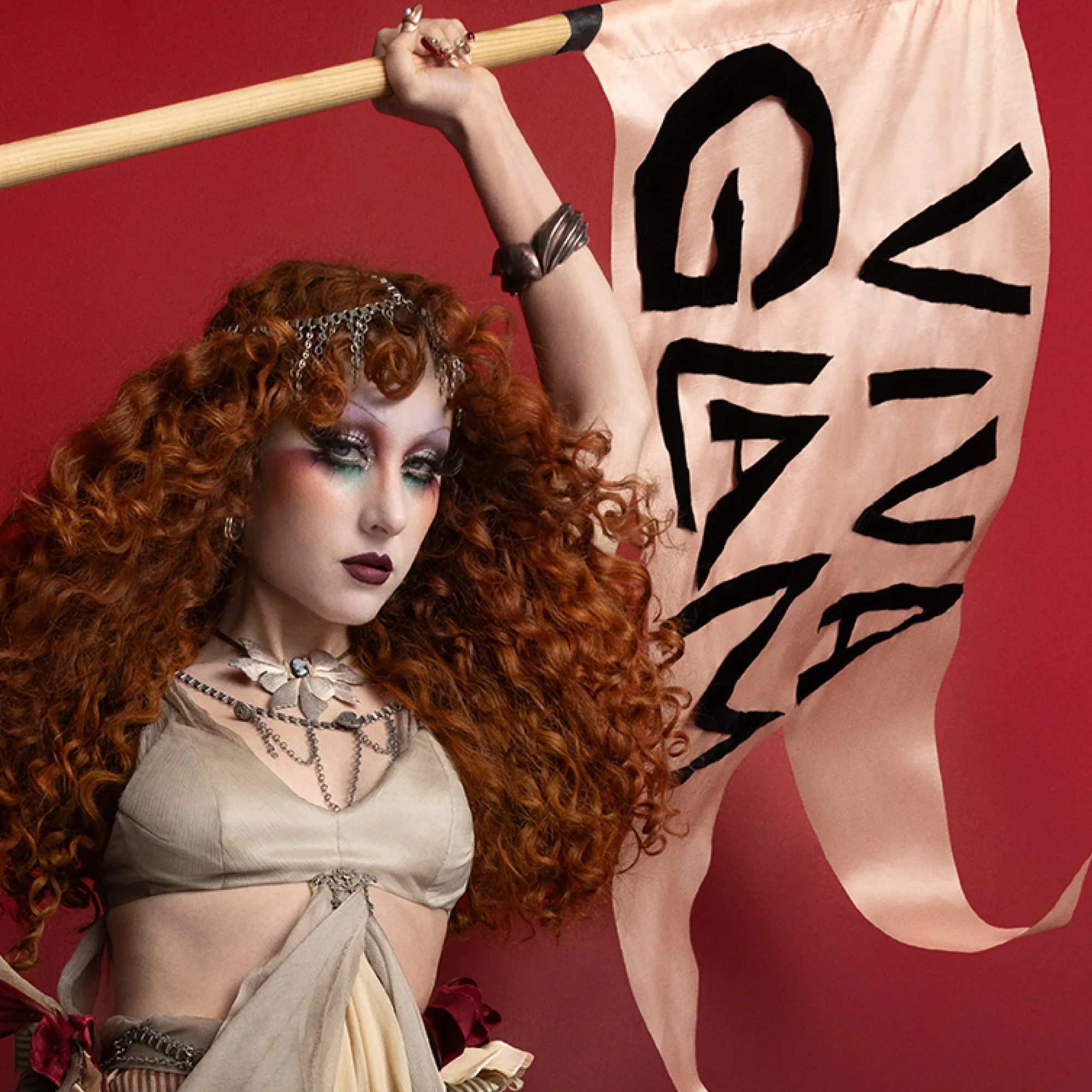 FY26_Sephora_PDP_Hero-RoanofArc_ChappellRoan-VivaGlam_2000x2000.jpg