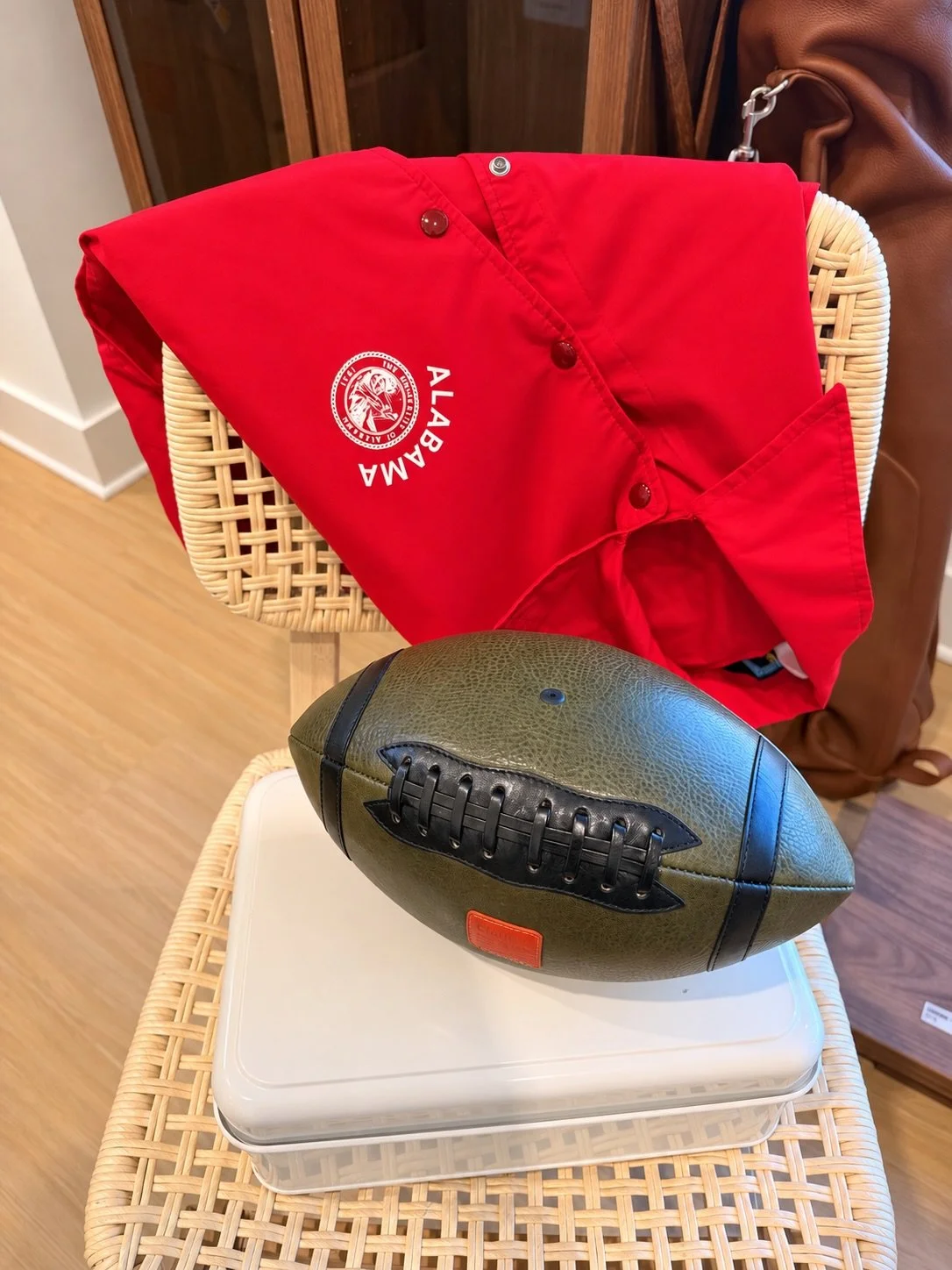 Who are you picking for todays game? 🏈

#dawgs #rolltideroll #collegefootball #alabama #georgia