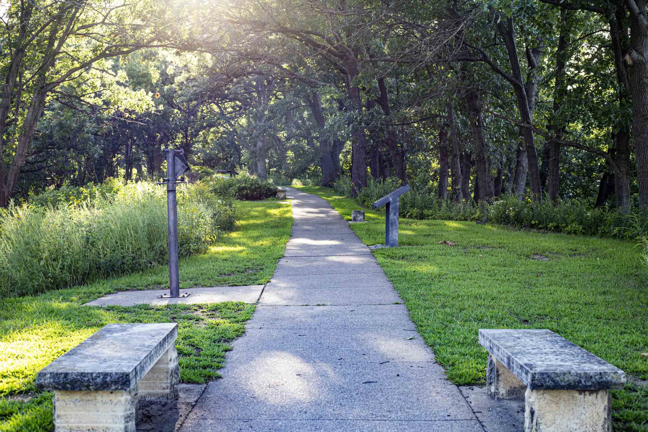 Path to Dubuque Monument 