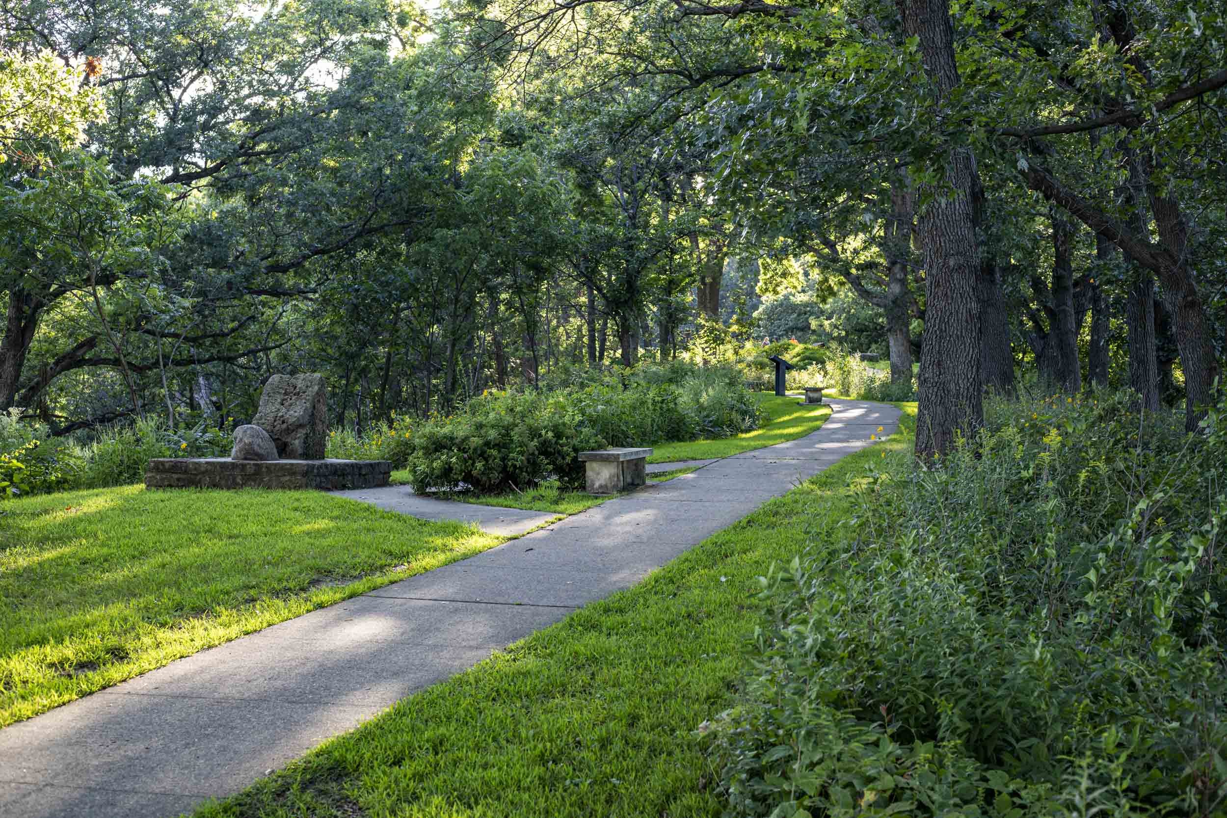 Path to Dubuque Monument 