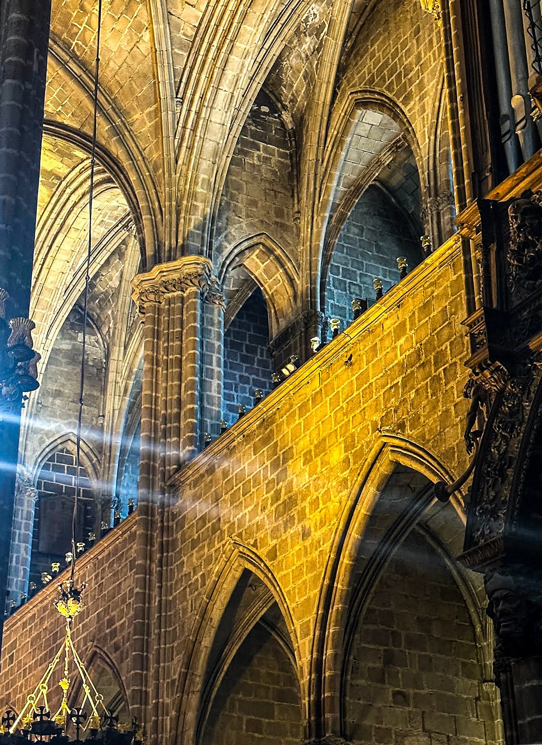 16_37A- Barce-Lightening bolts in church copy.jpg