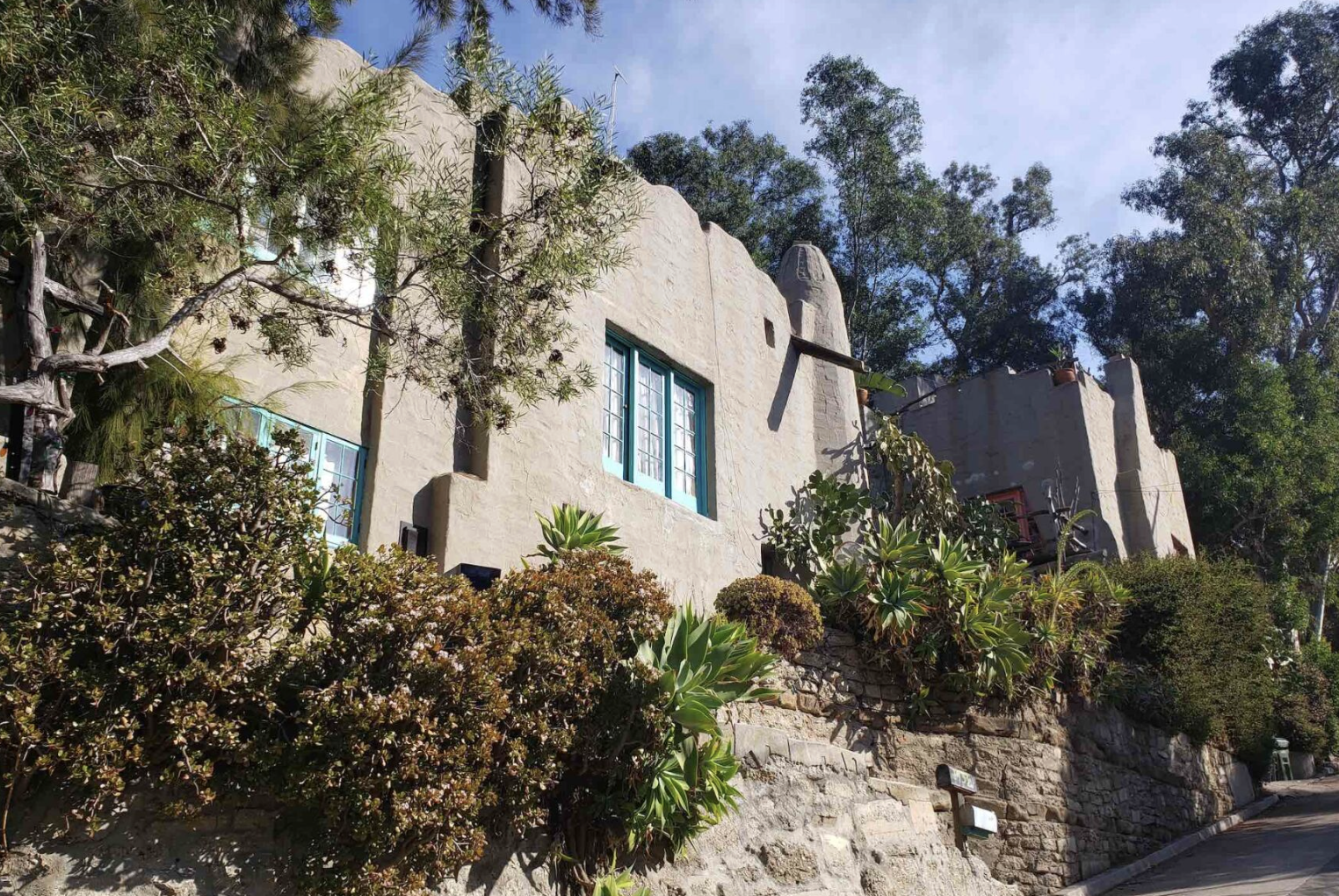 The Atwater Bungalows, Stacy-Judd’s Pueblo Revival pair in Echo Park