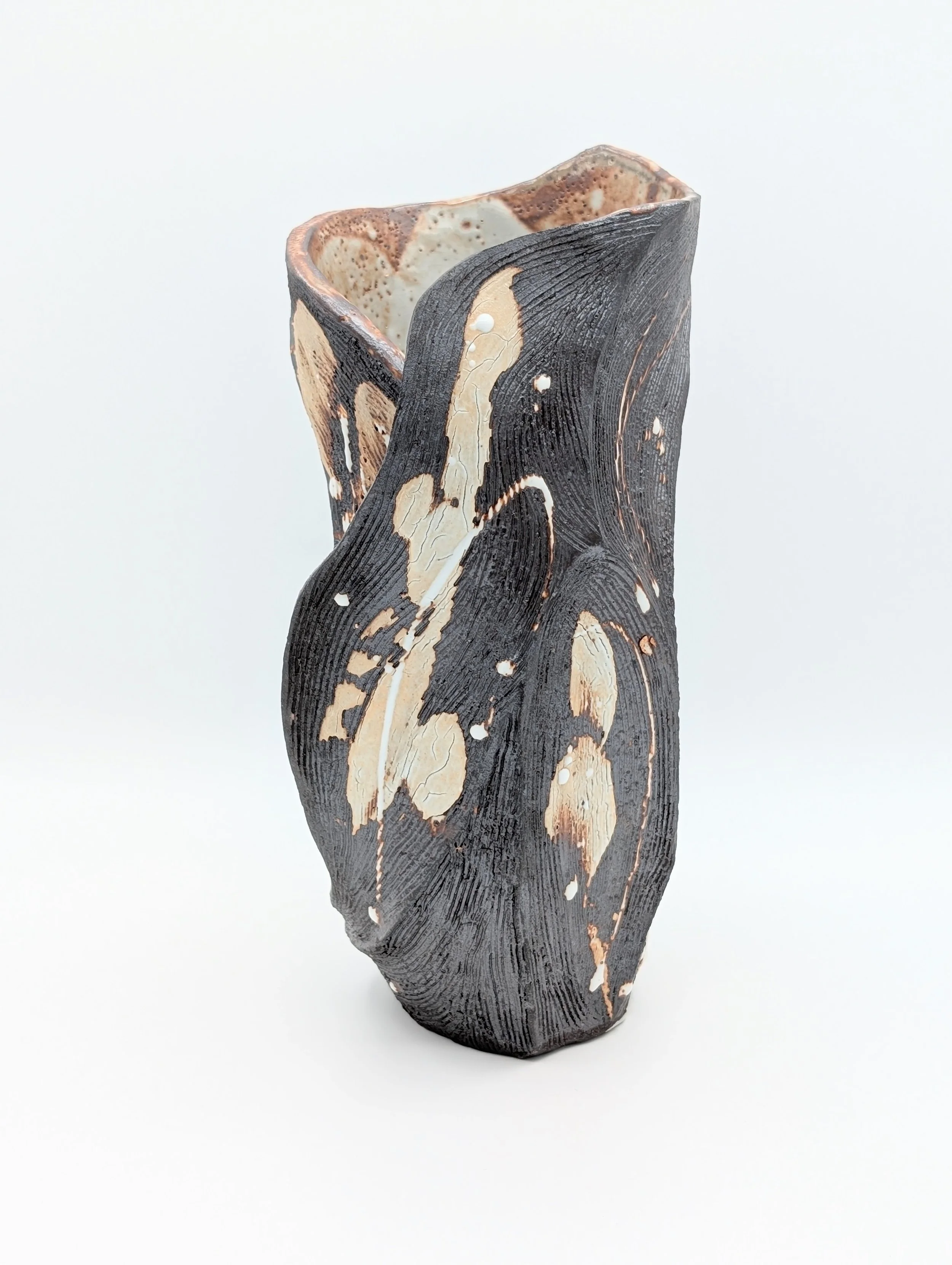 bw flow and fold vase.jpg