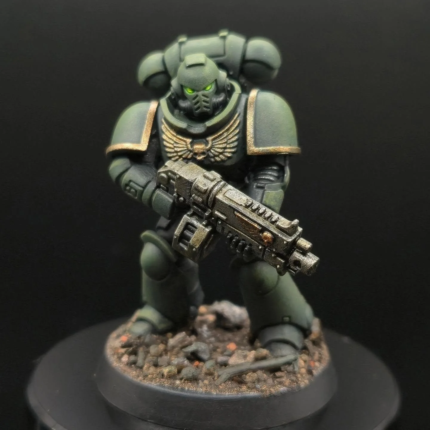 Adeptus Astartes

#spacemarine
#warhammer40k #miniaturepainting
#art #hobby